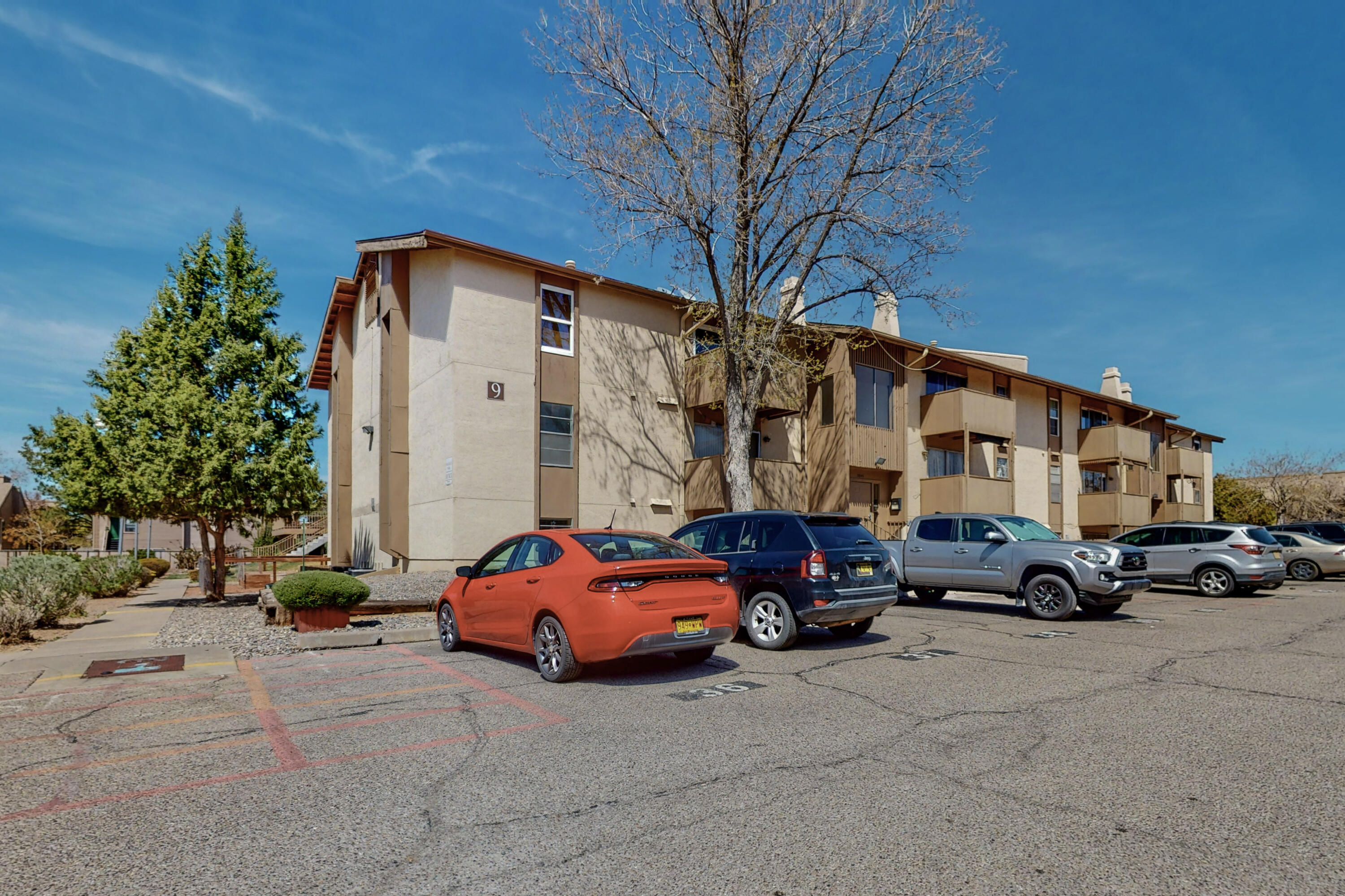 3847 Montgomery Boulevard NE Unit: 902