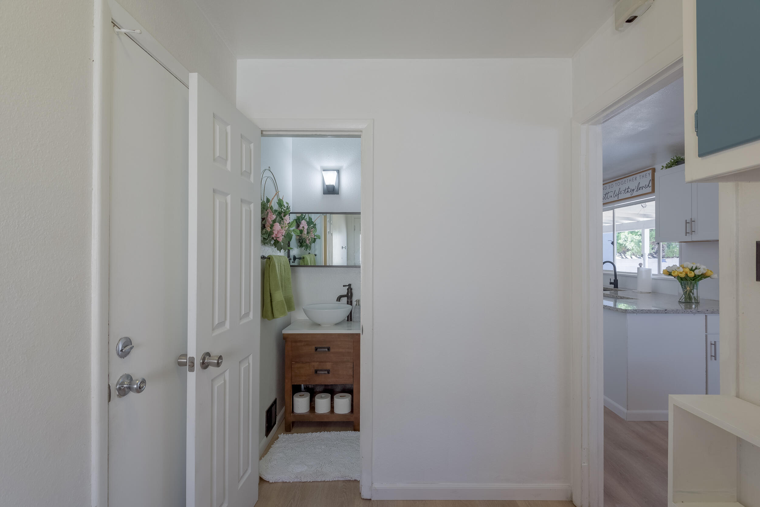 9713 Mesa Arriba Avenue NE