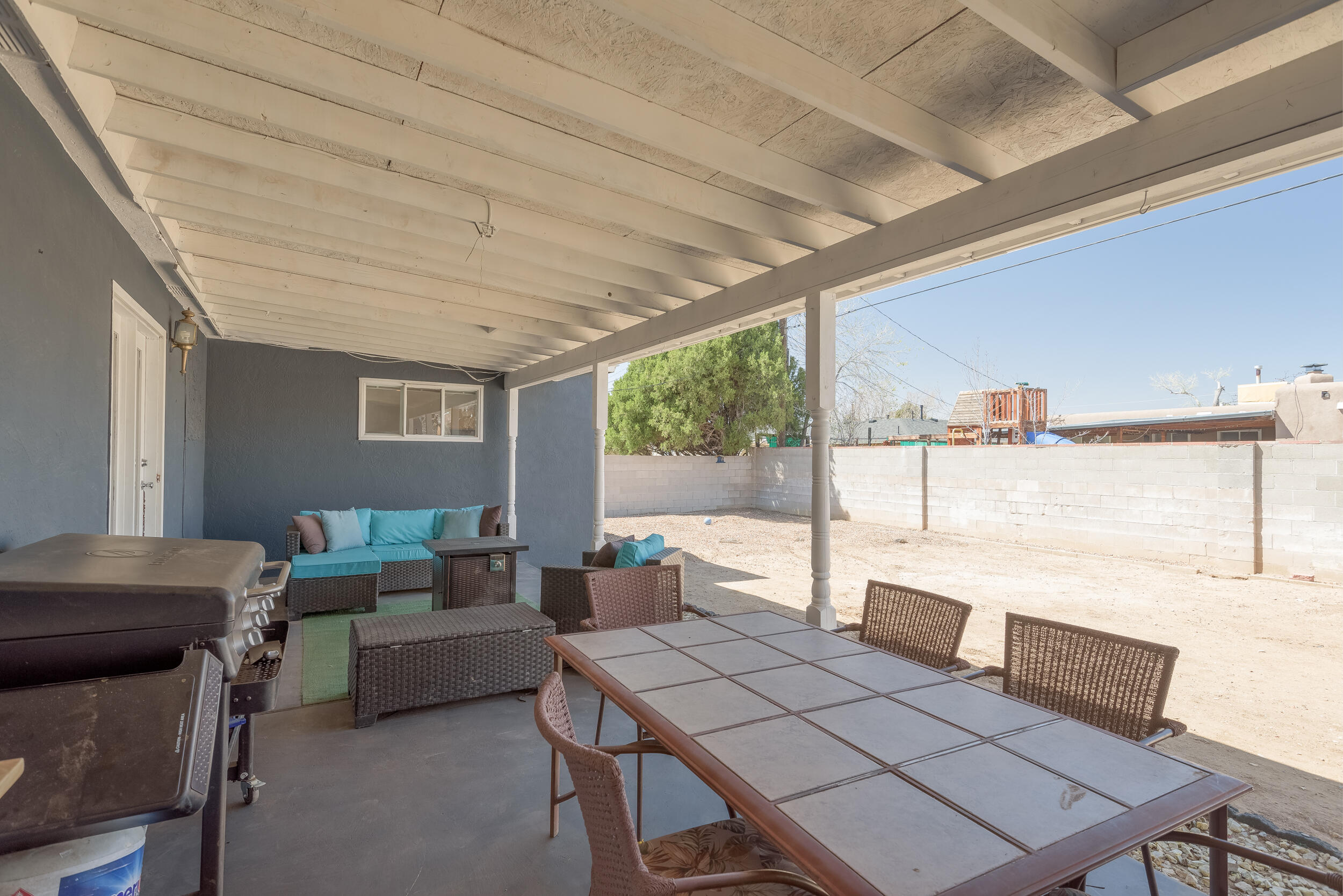 9713 Mesa Arriba Avenue NE