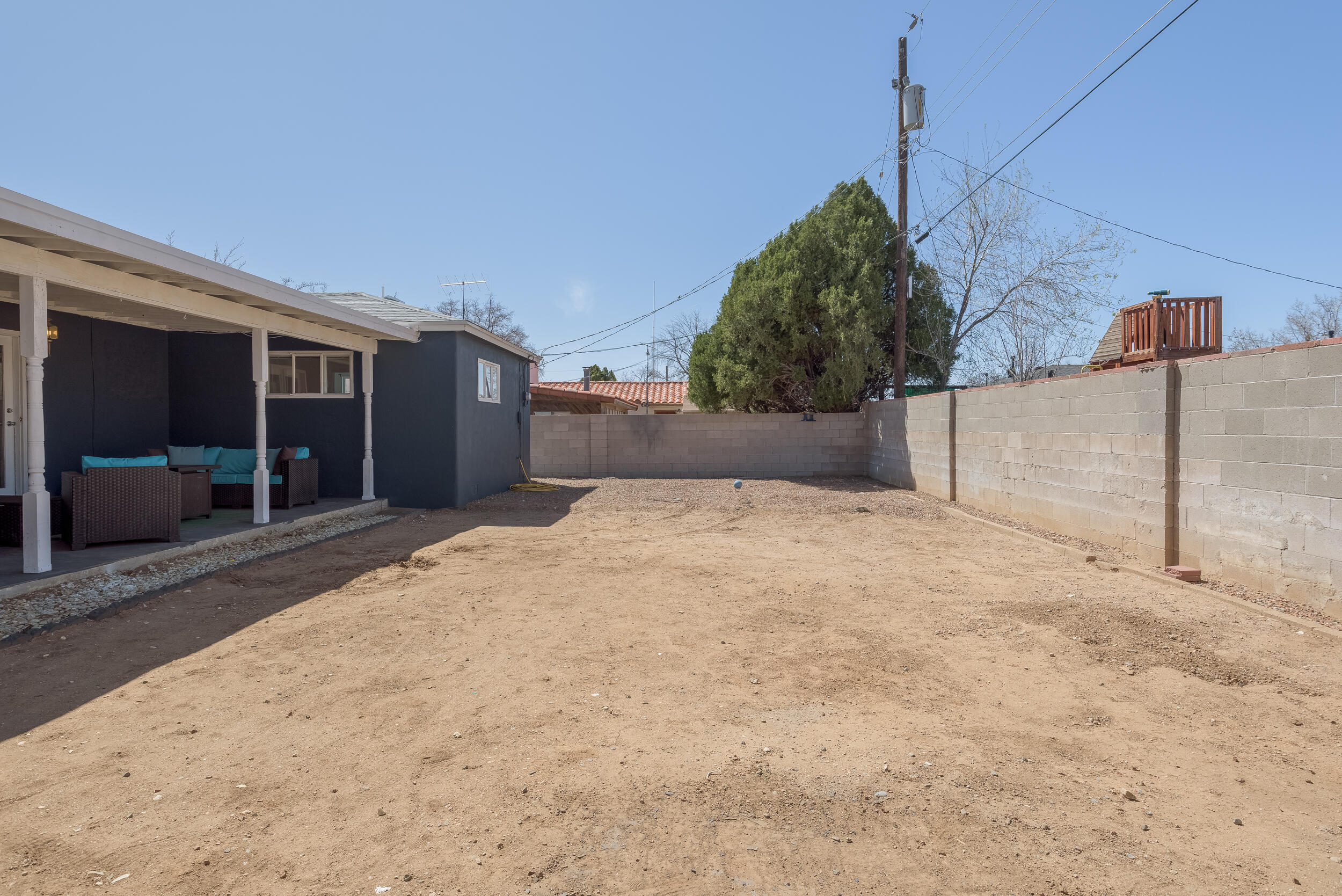 9713 Mesa Arriba Avenue NE