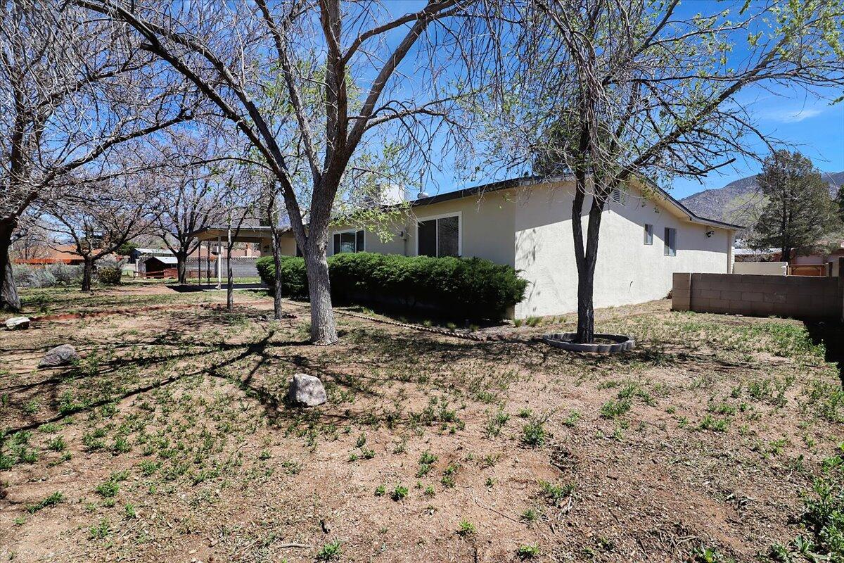 3829 Valerie Place NE