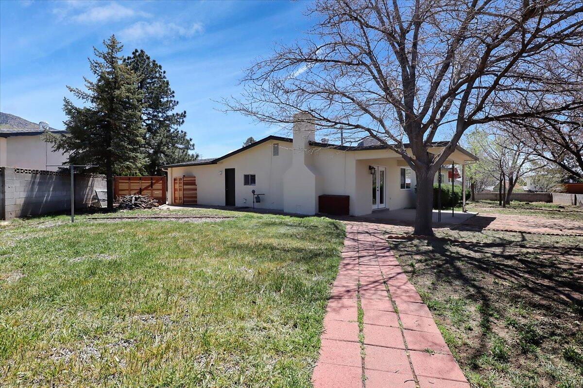 3829 Valerie Place NE