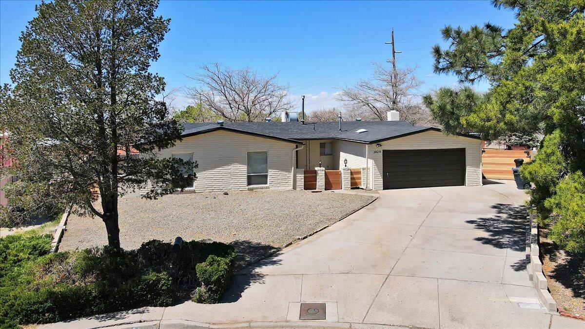 3829 Valerie Place NE
