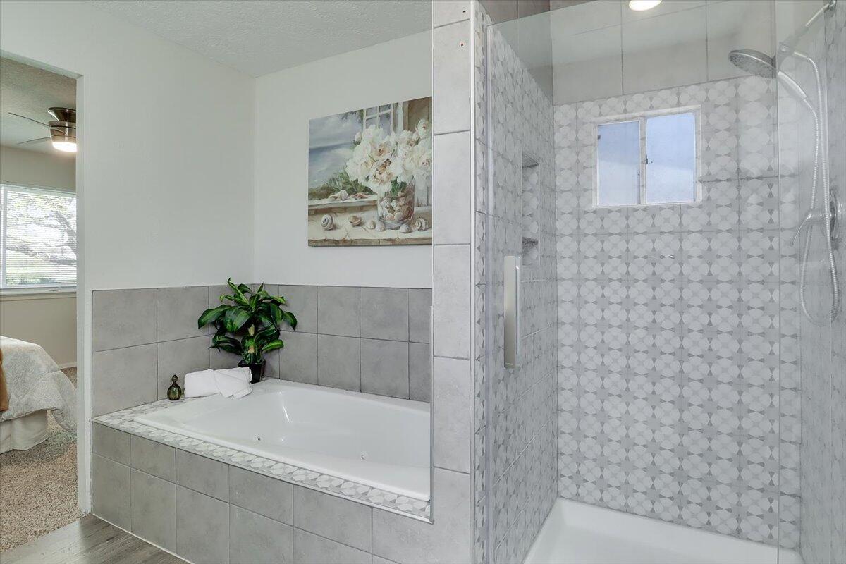 3829 Valerie Place NE