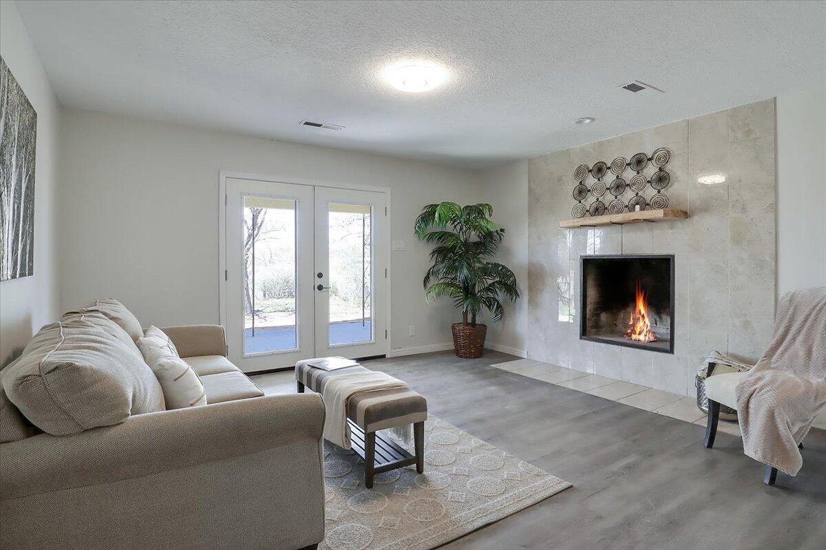3829 Valerie Place NE