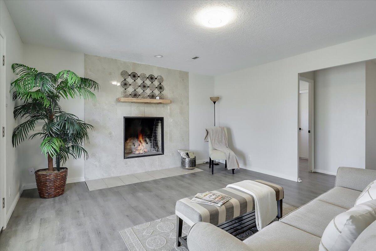 3829 Valerie Place NE