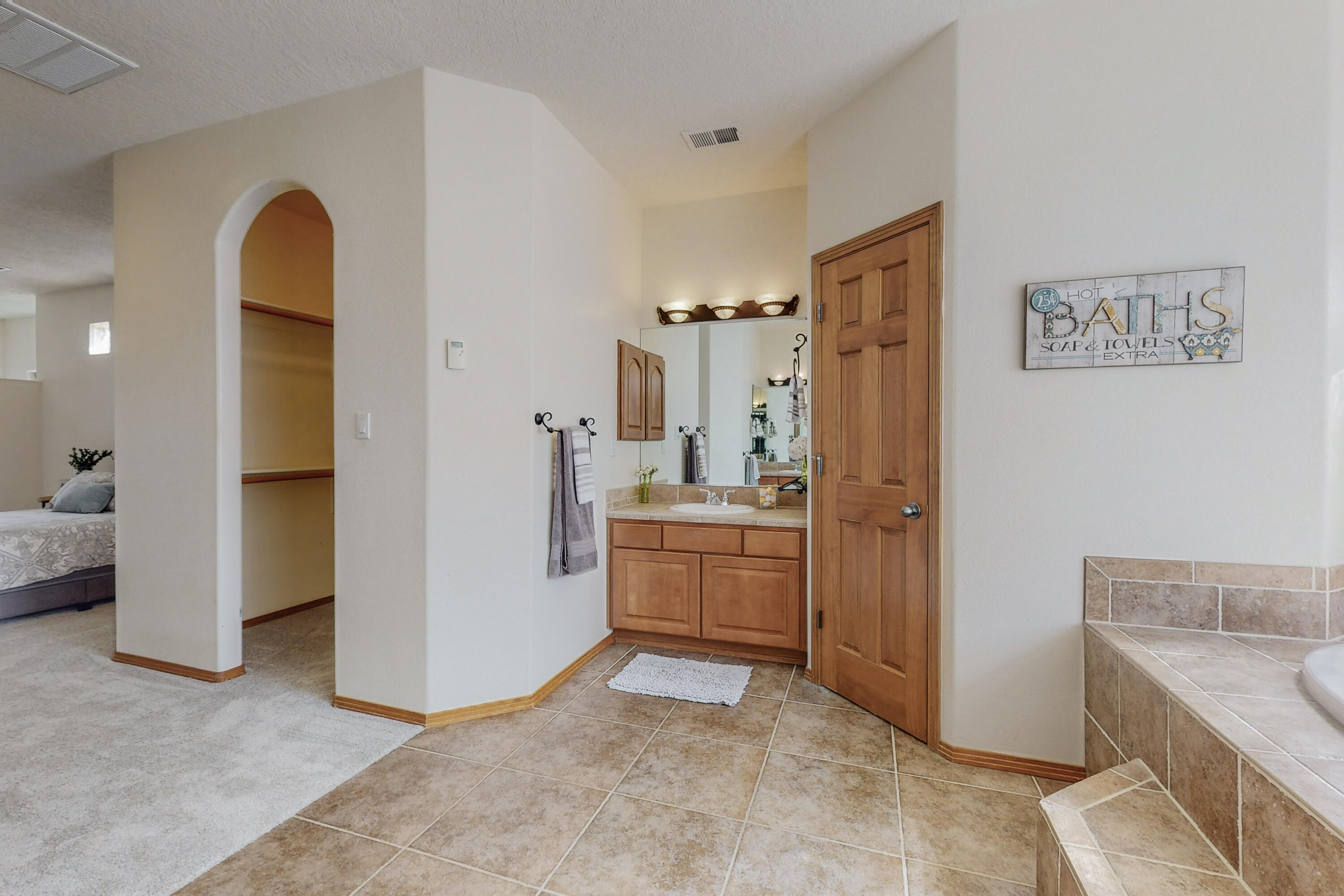 1305 45th Street NE