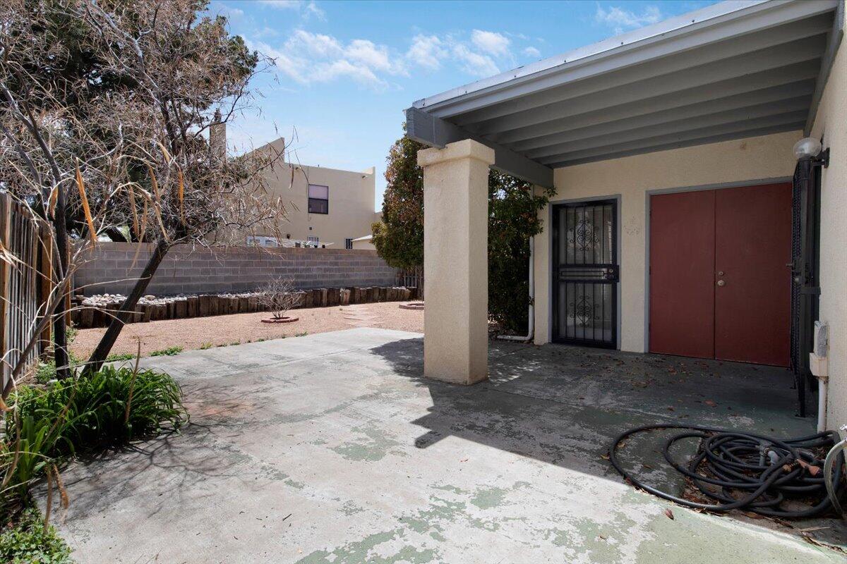 3932 Ladera Drive NW