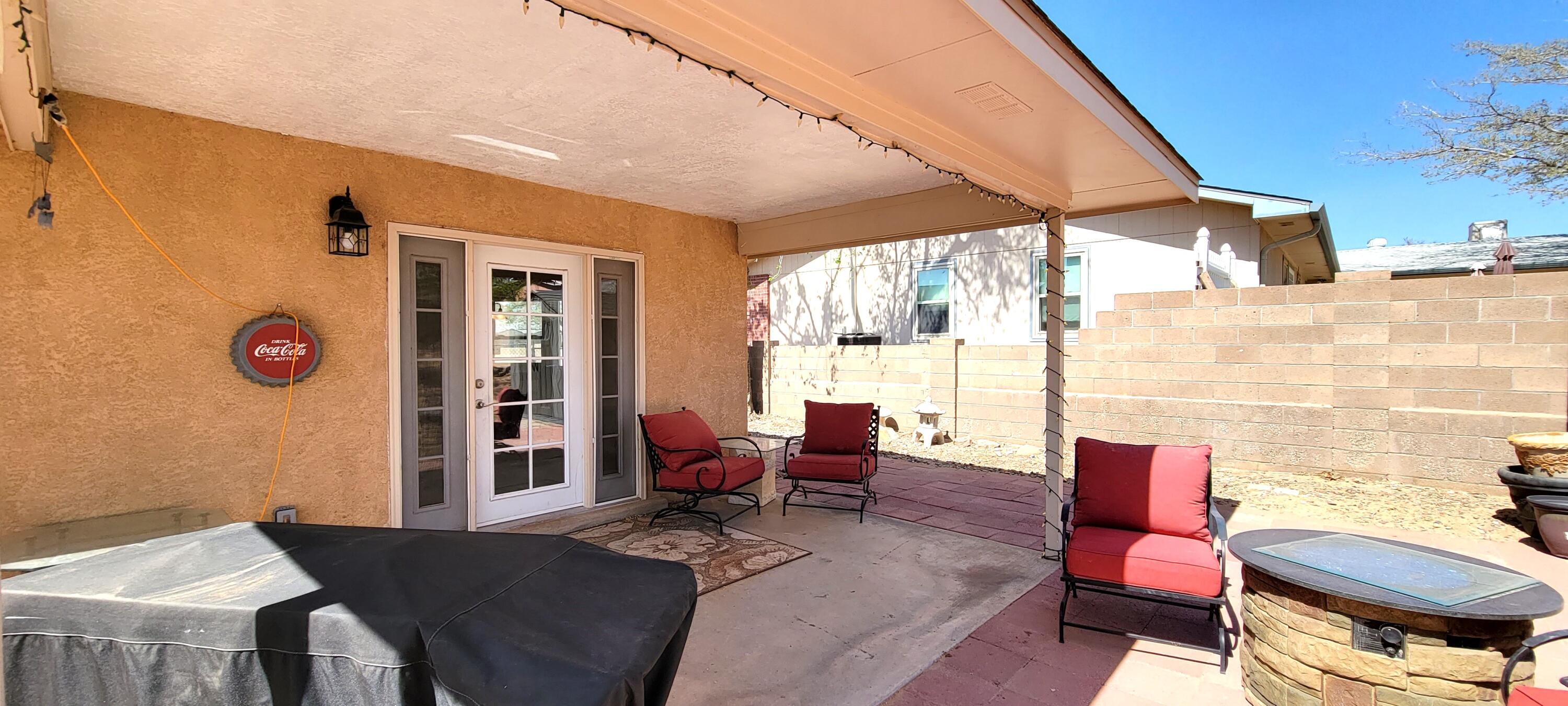 1013 Sandia Vista Road NE