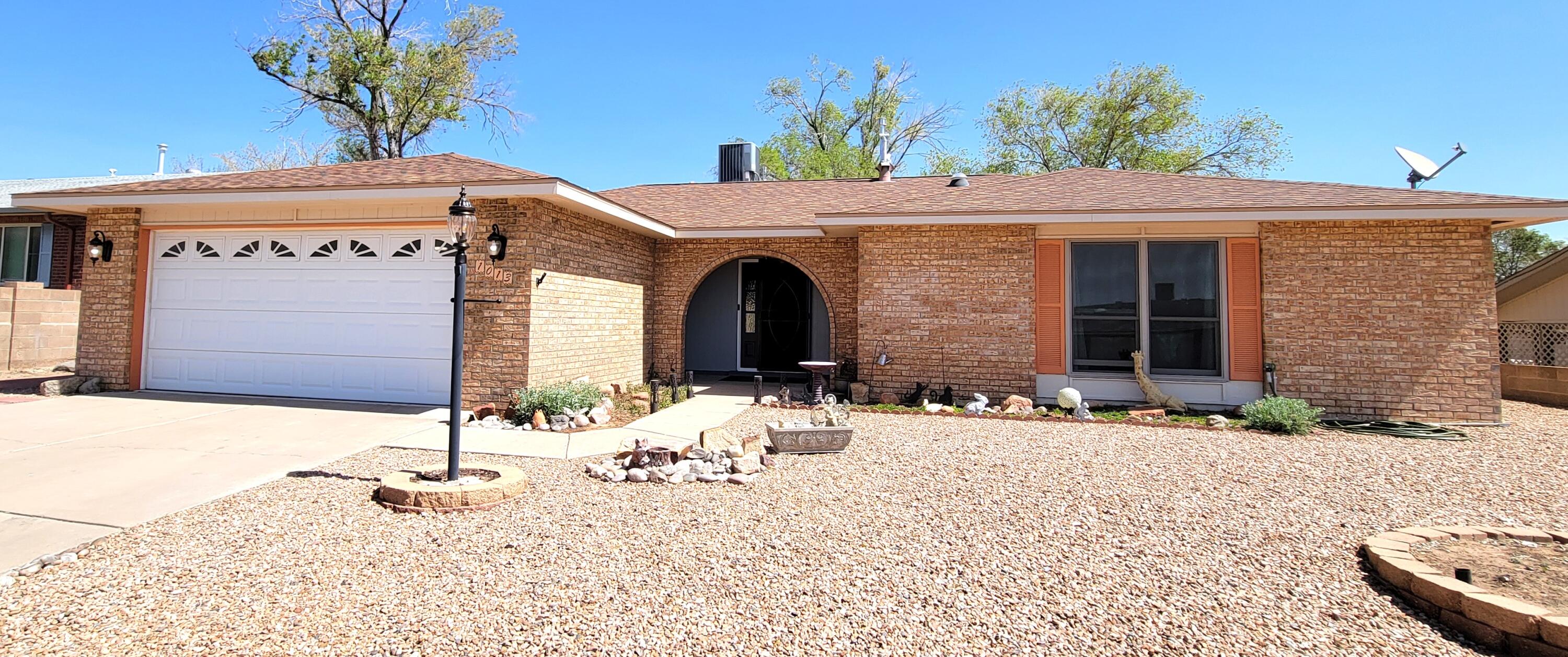 1013 Sandia Vista Road NE
