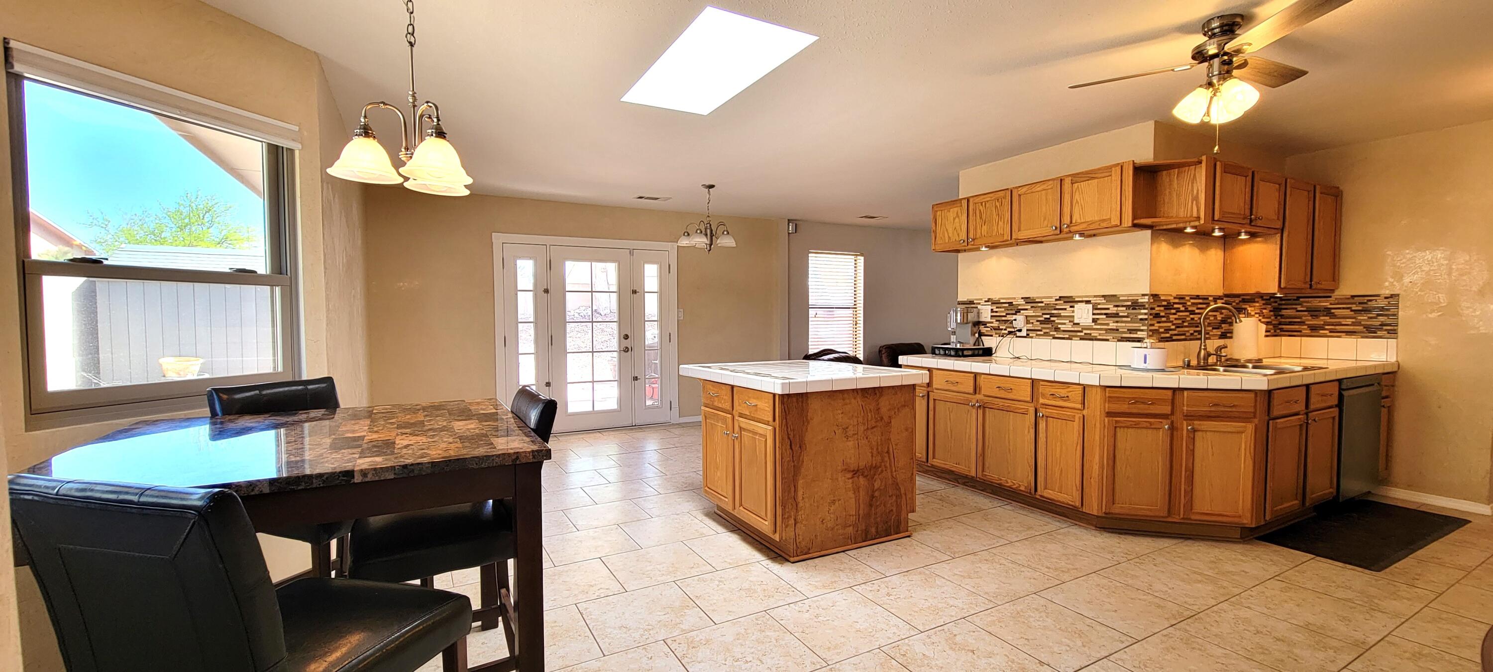 1013 Sandia Vista Road NE