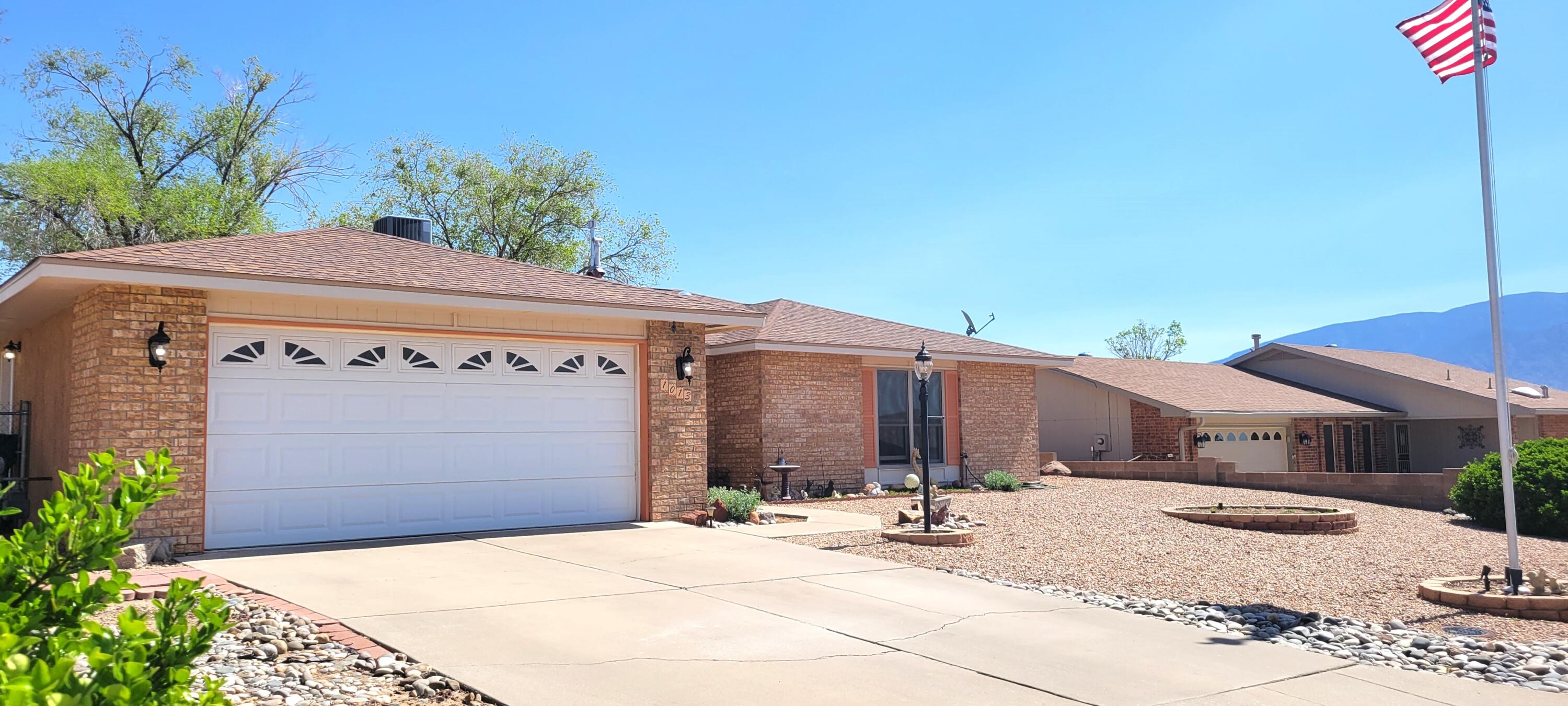 1013 Sandia Vista Road NE