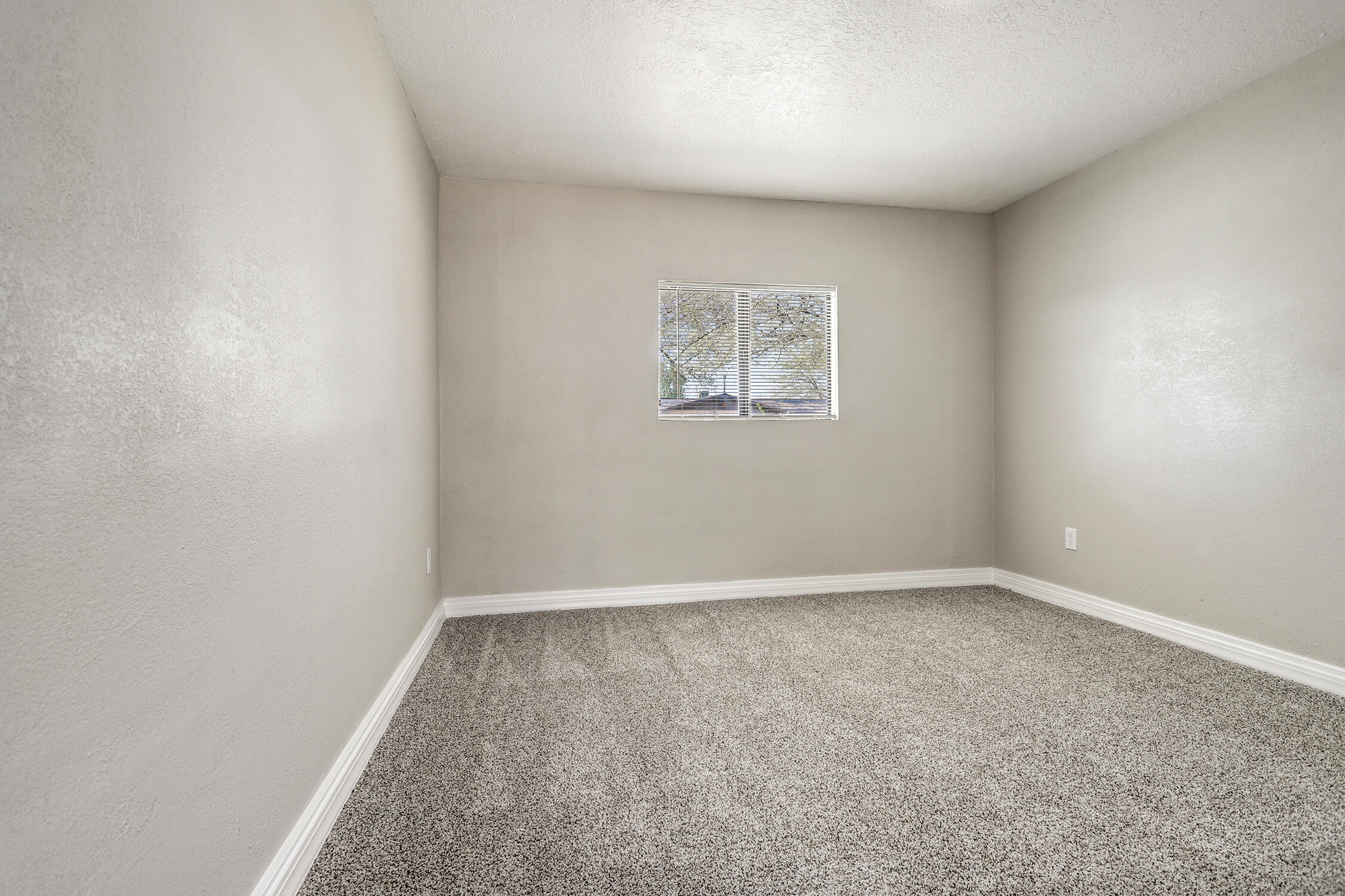 1052 Vasquez Court