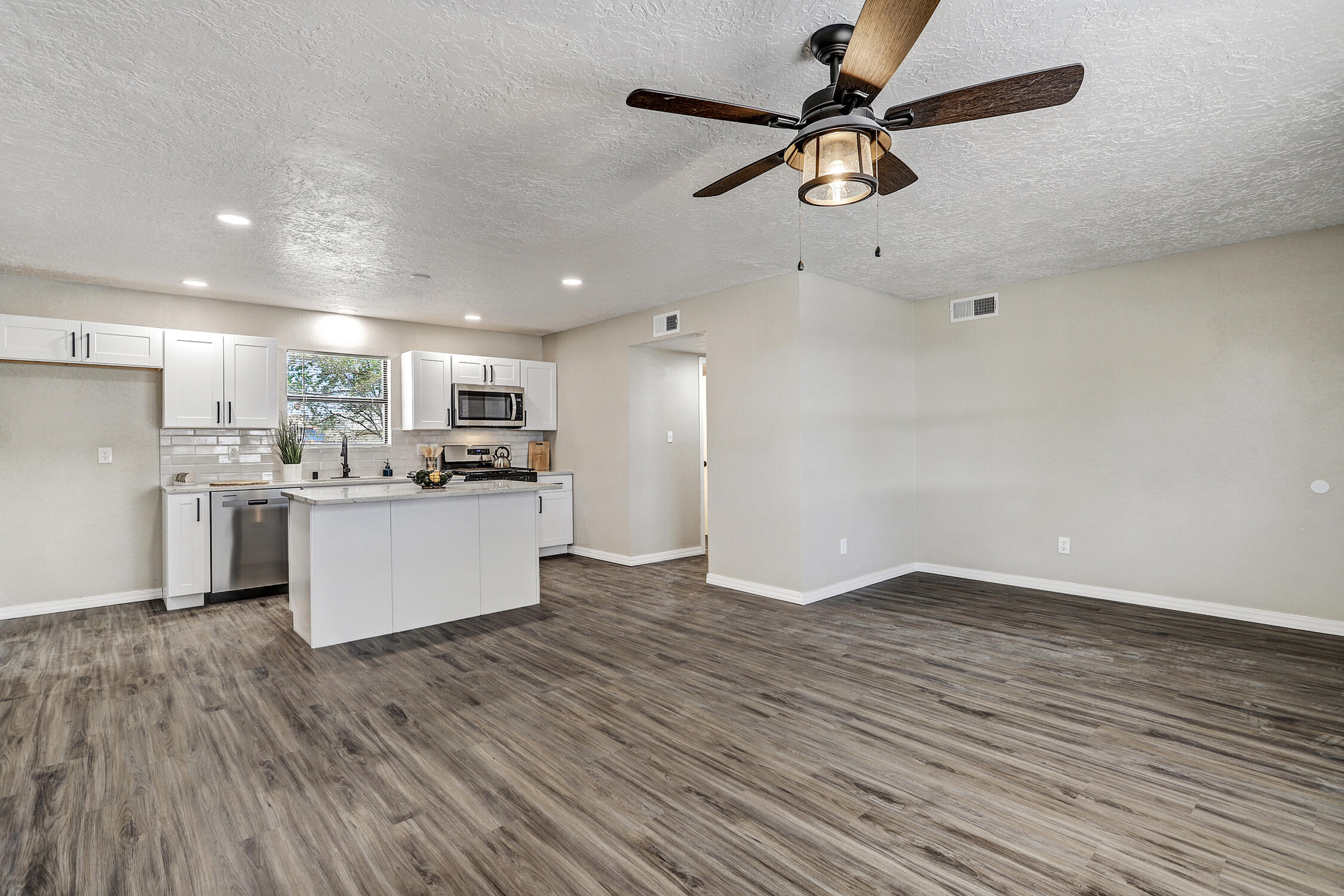 1052 Vasquez Court