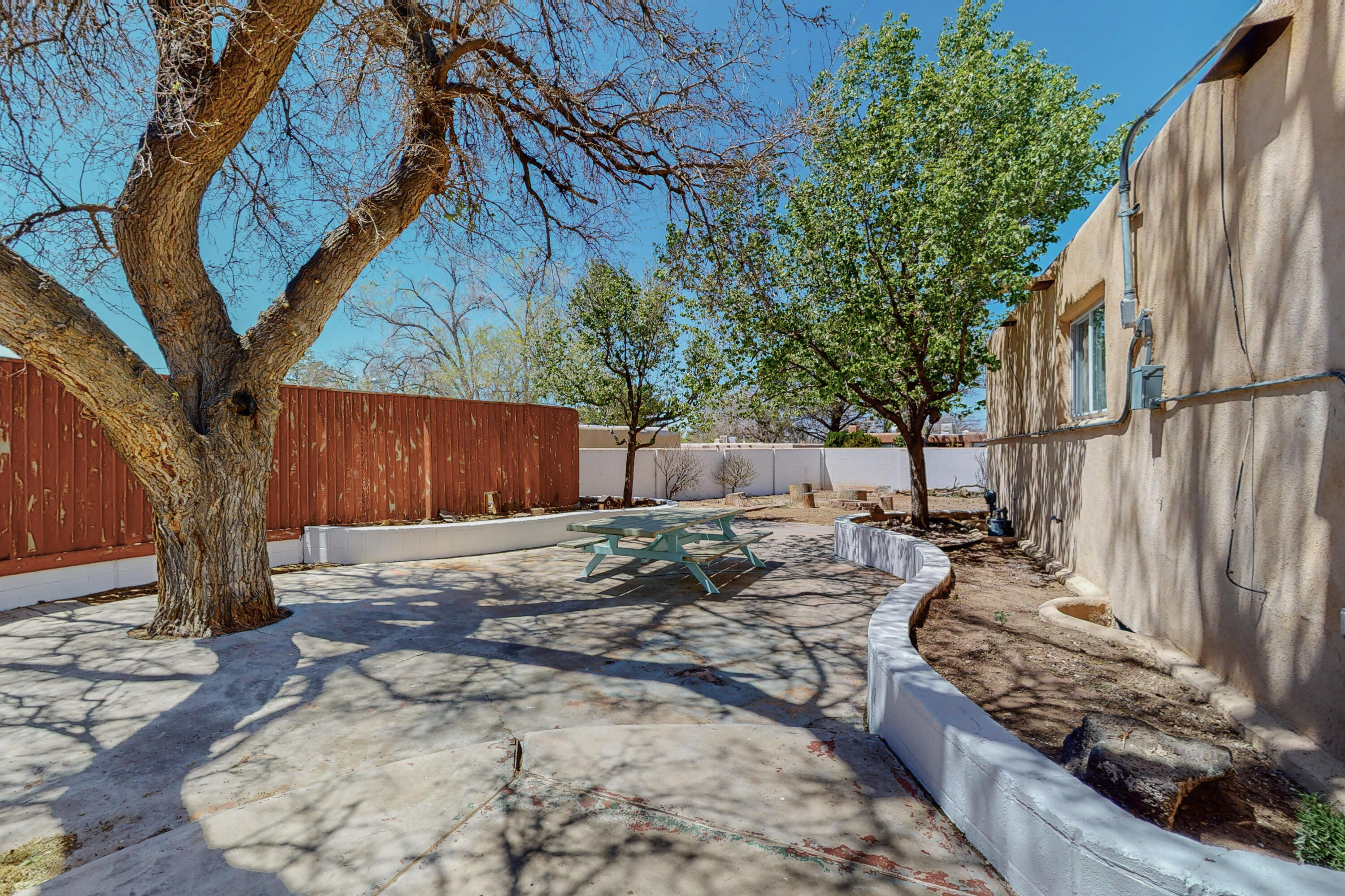 11016 Phoenix Avenue NE