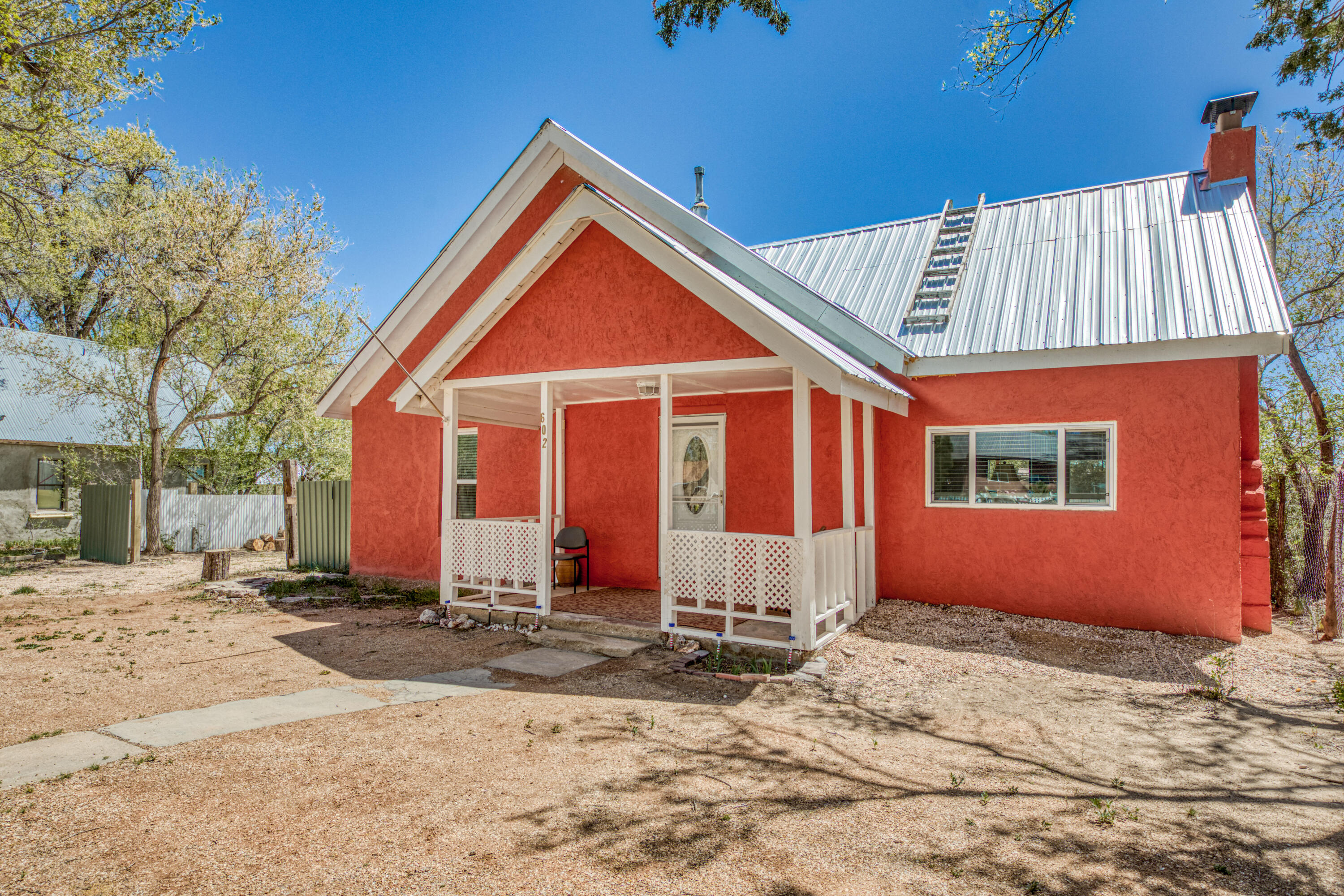 602 W Highland Avenue