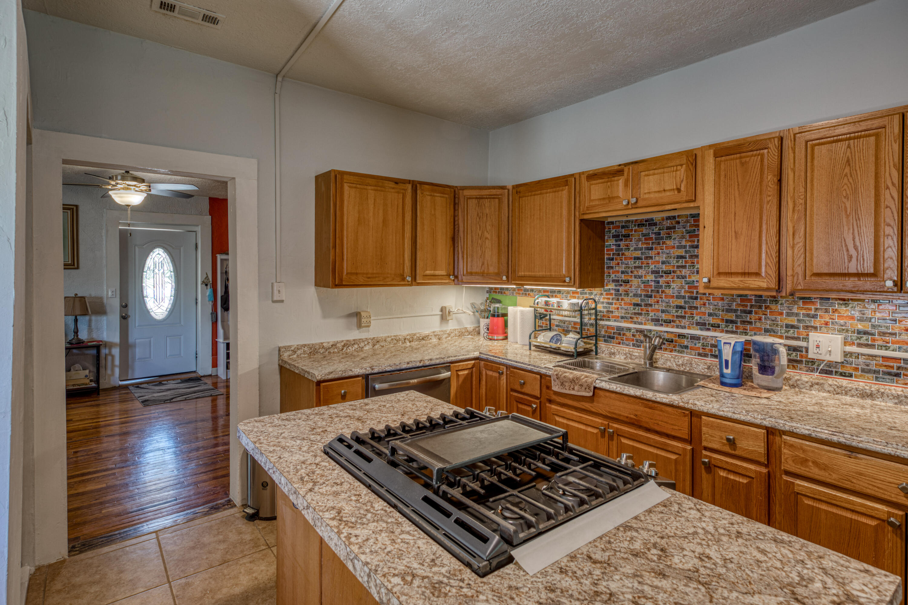 602 W Highland Avenue