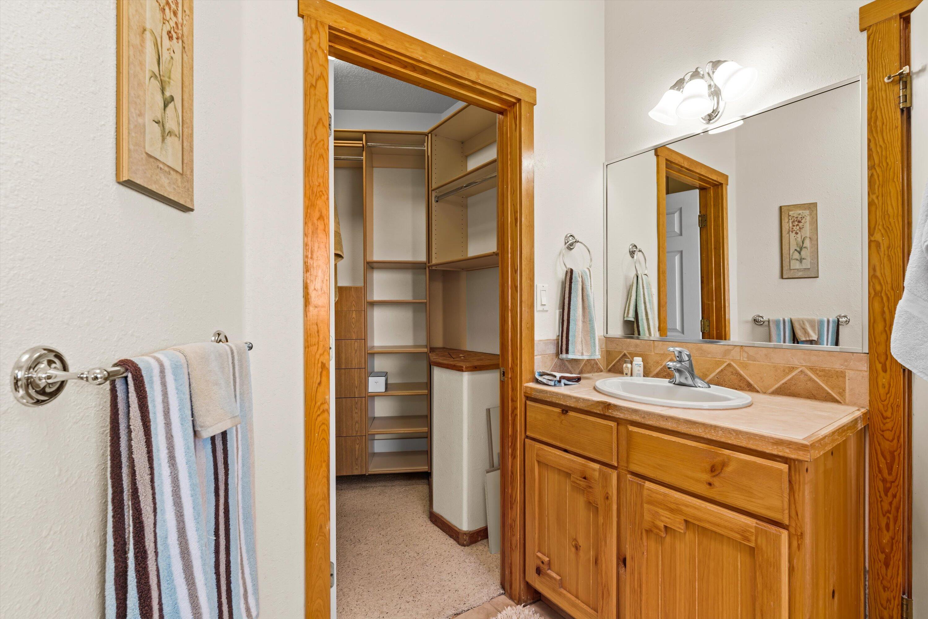 1460 Nez Perce Loop NE