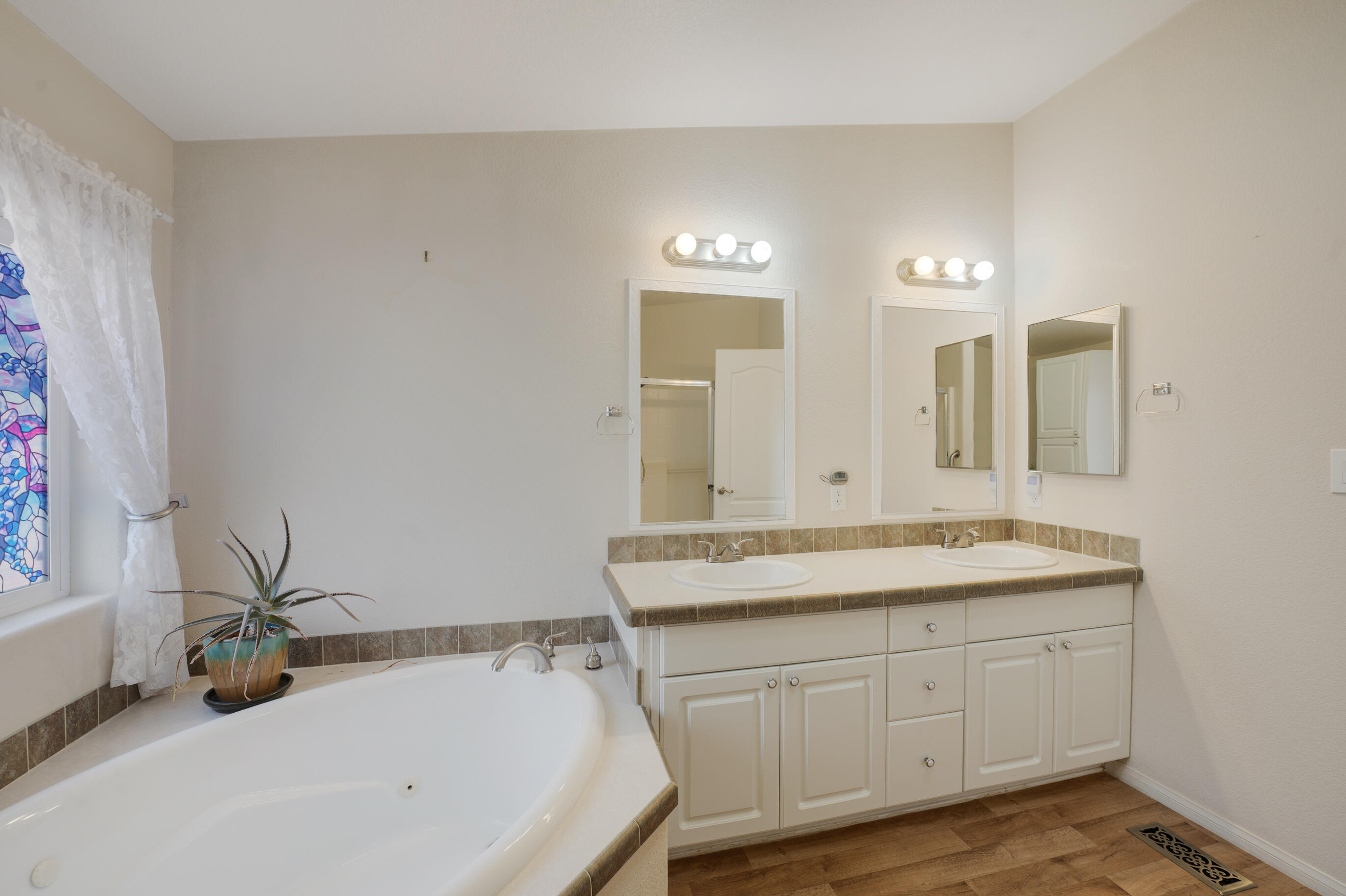 154 Sunrise Bluffs Drive