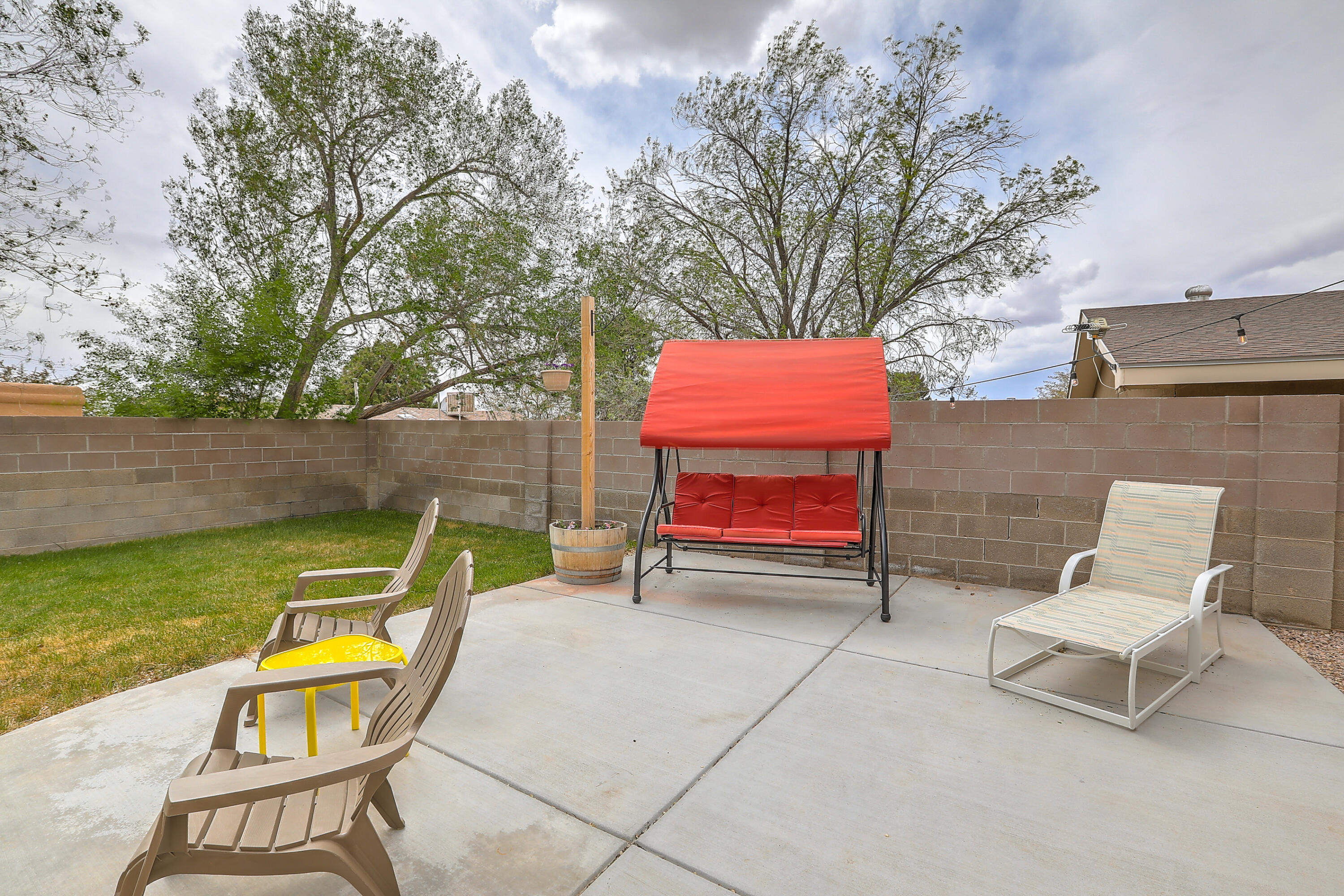 8808 Old Glory Court NE