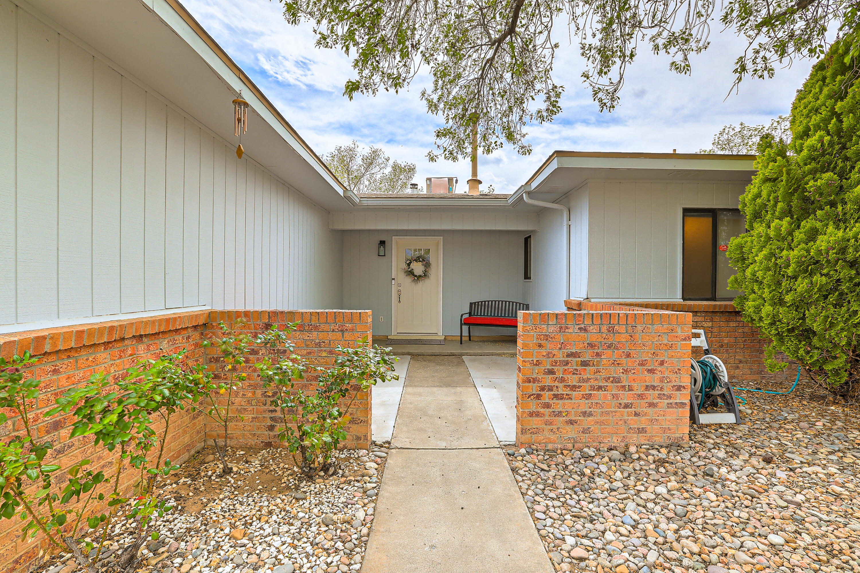 8808 Old Glory Court NE