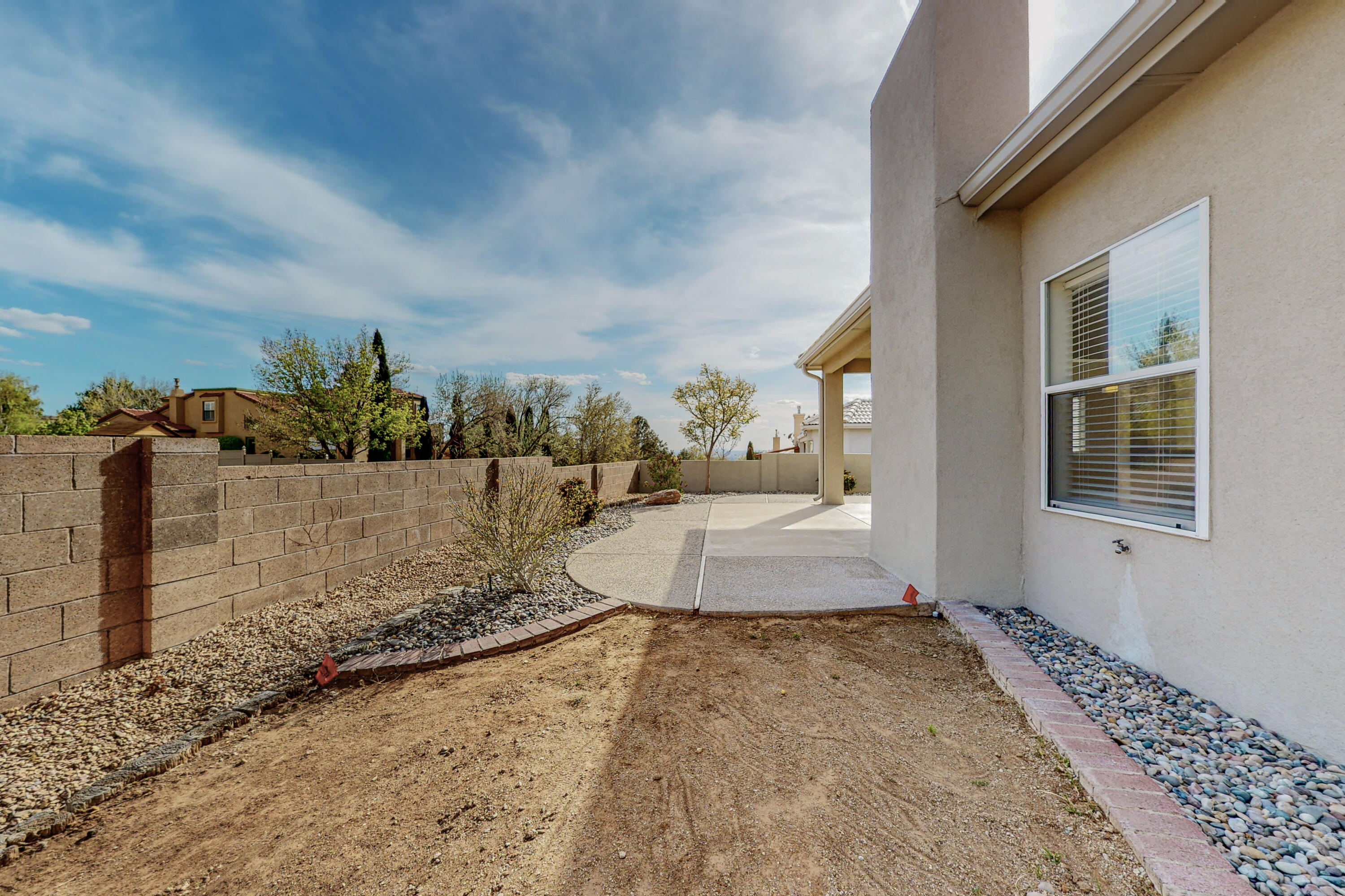 1424 White Rock Place NE