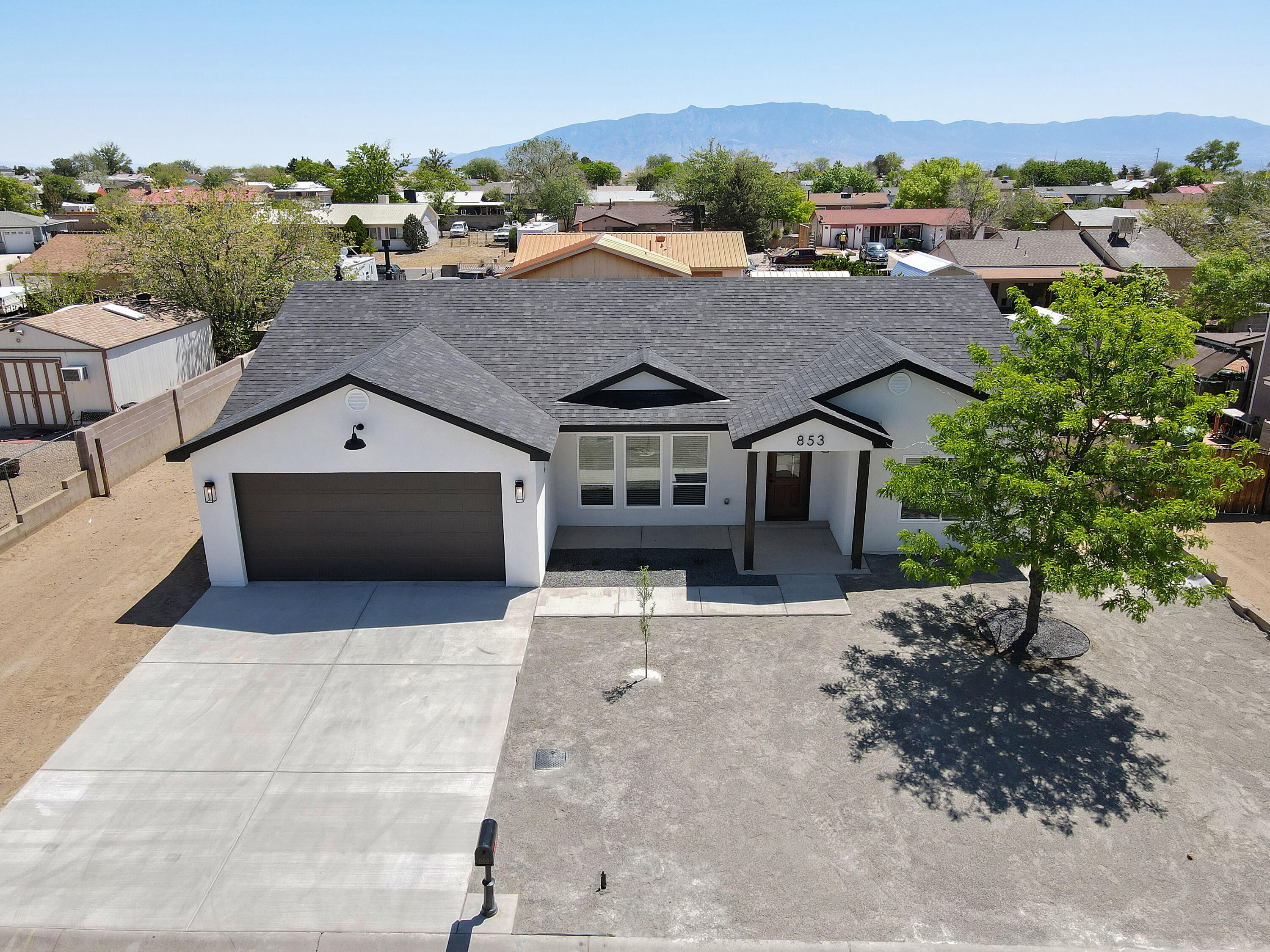 853 Fraser Drive SE