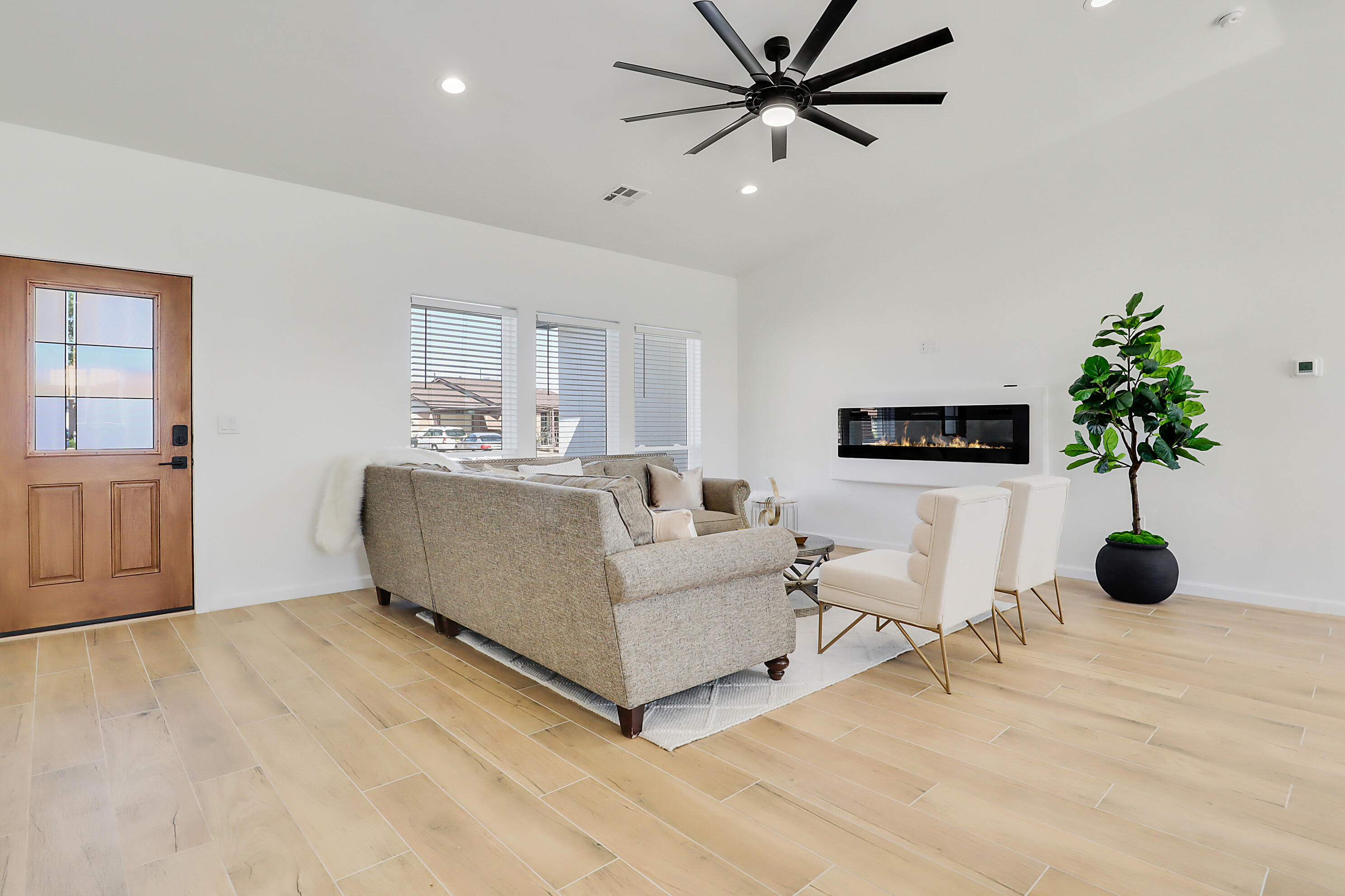 853 Fraser Drive SE
