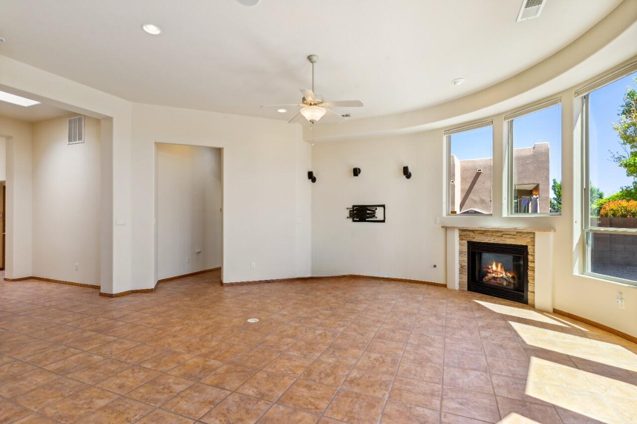 4636 Mi Cordelia Drive NW