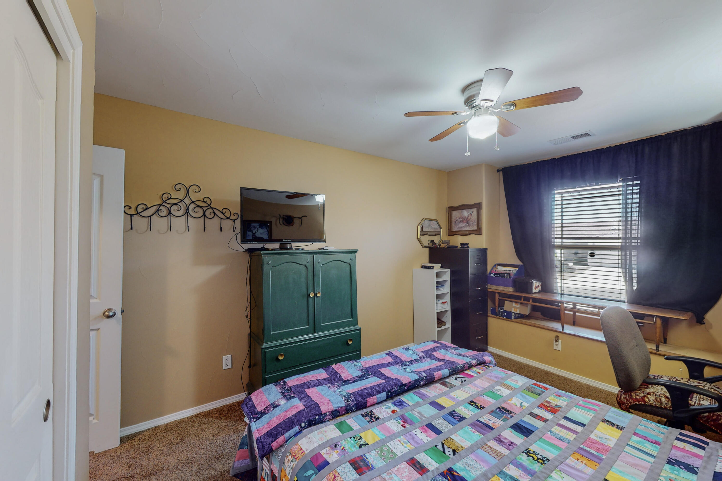 861 Loma Pinon Loop NE