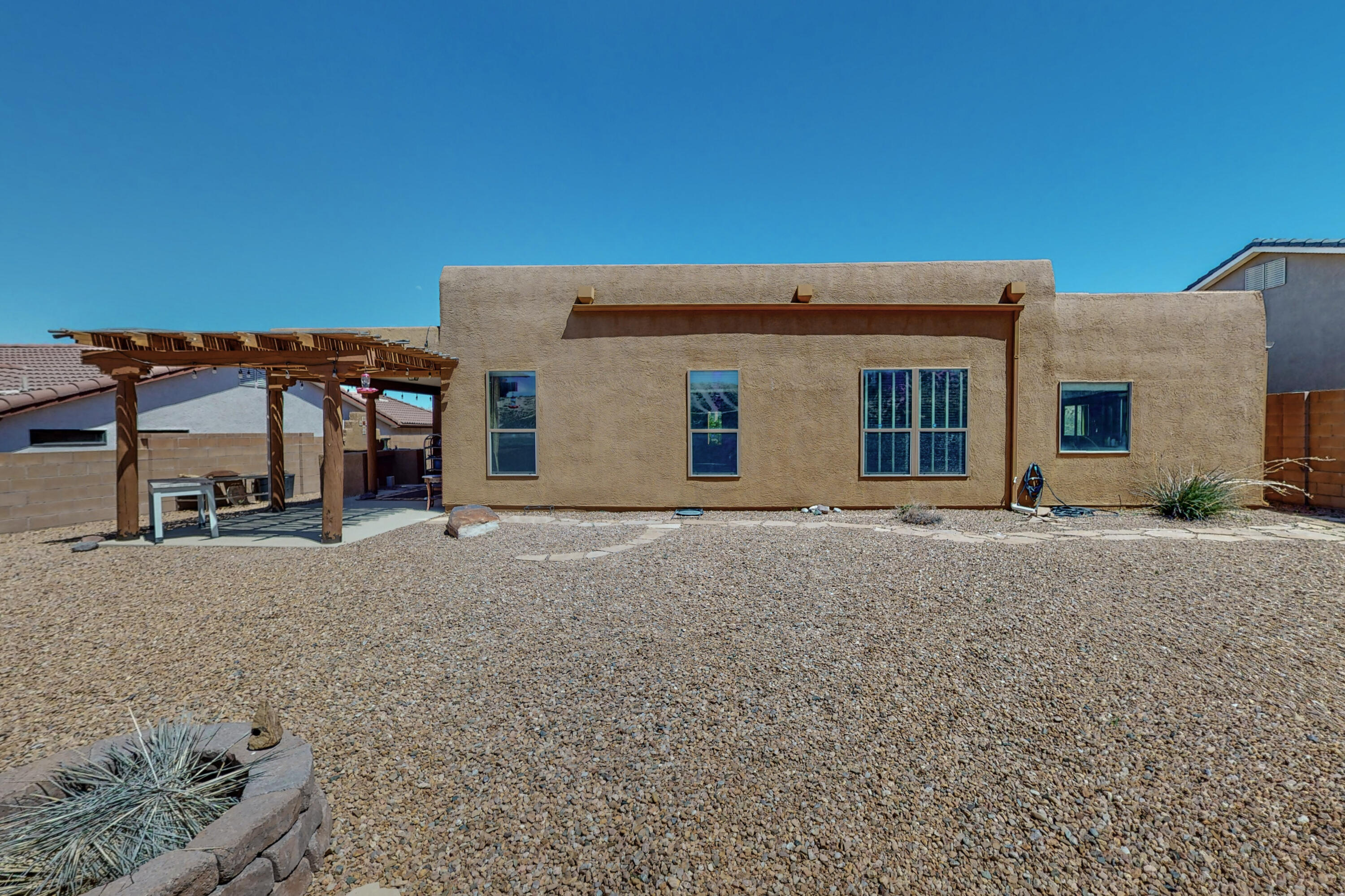 861 Loma Pinon Loop NE