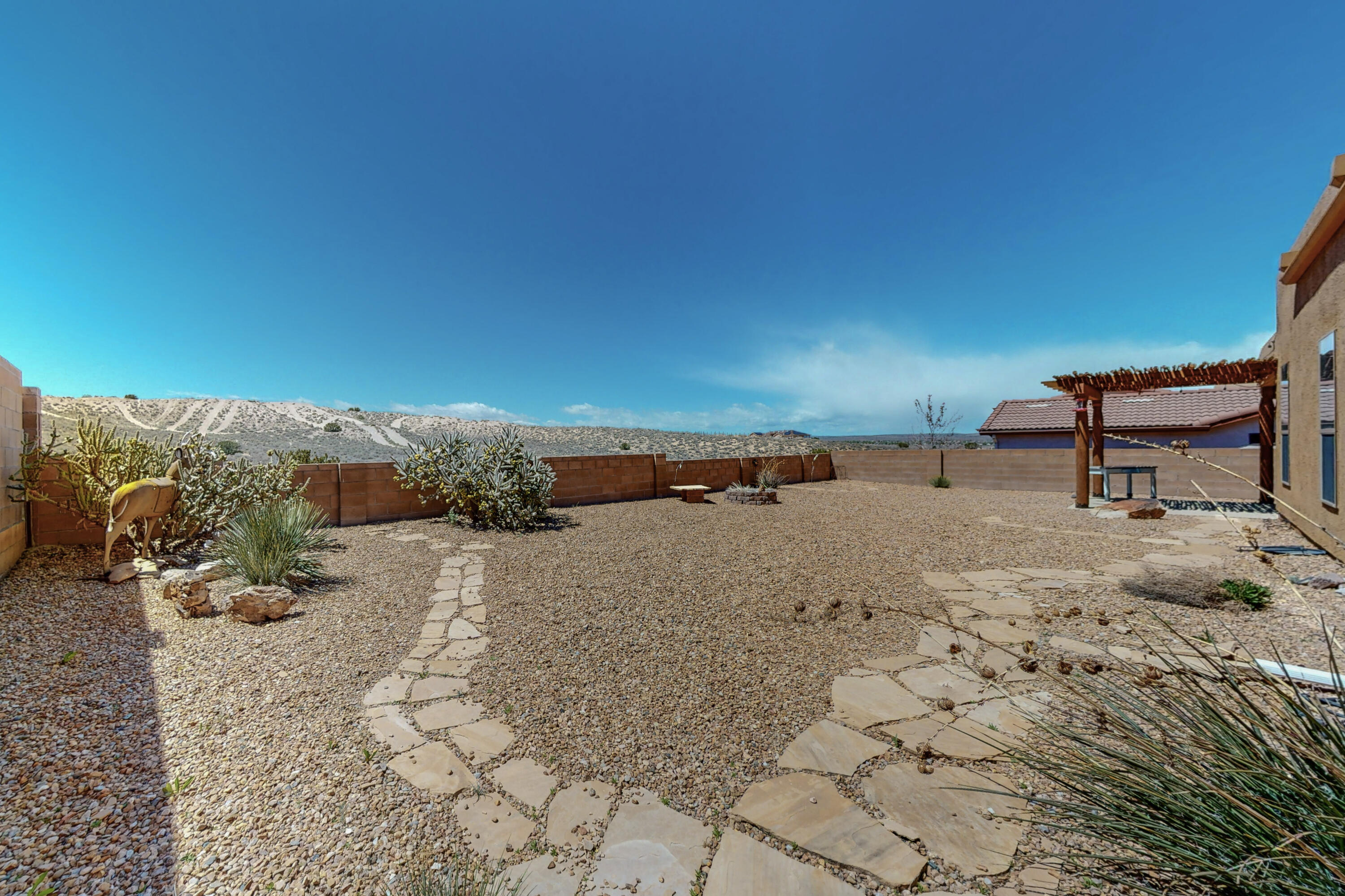 861 Loma Pinon Loop NE