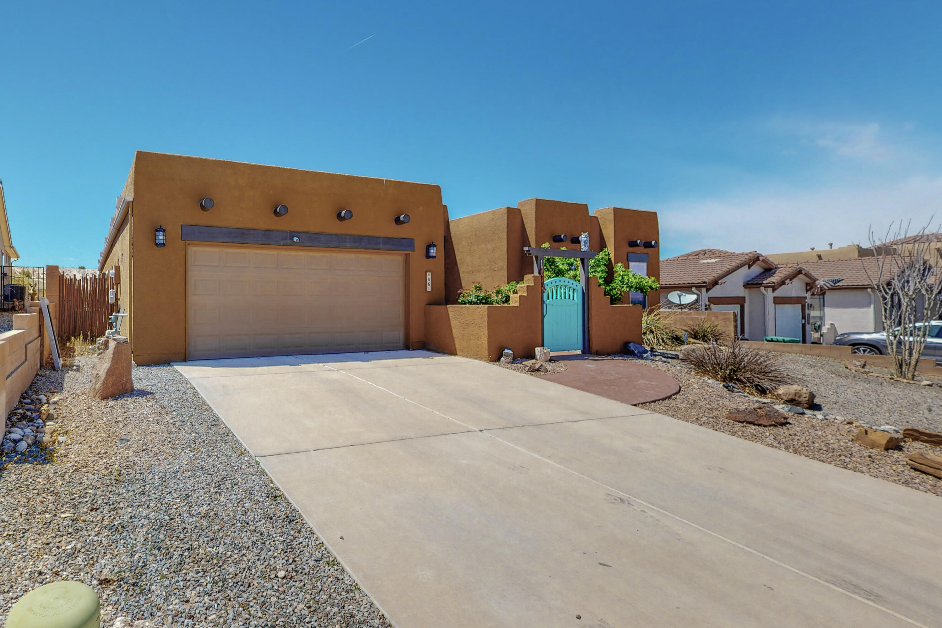 861 Loma Pinon Loop NE