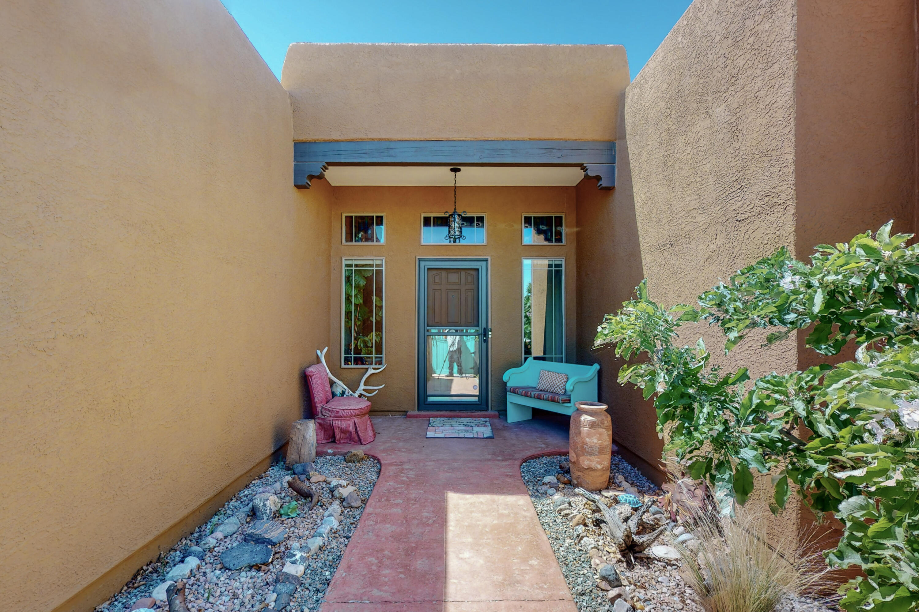 861 Loma Pinon Loop NE