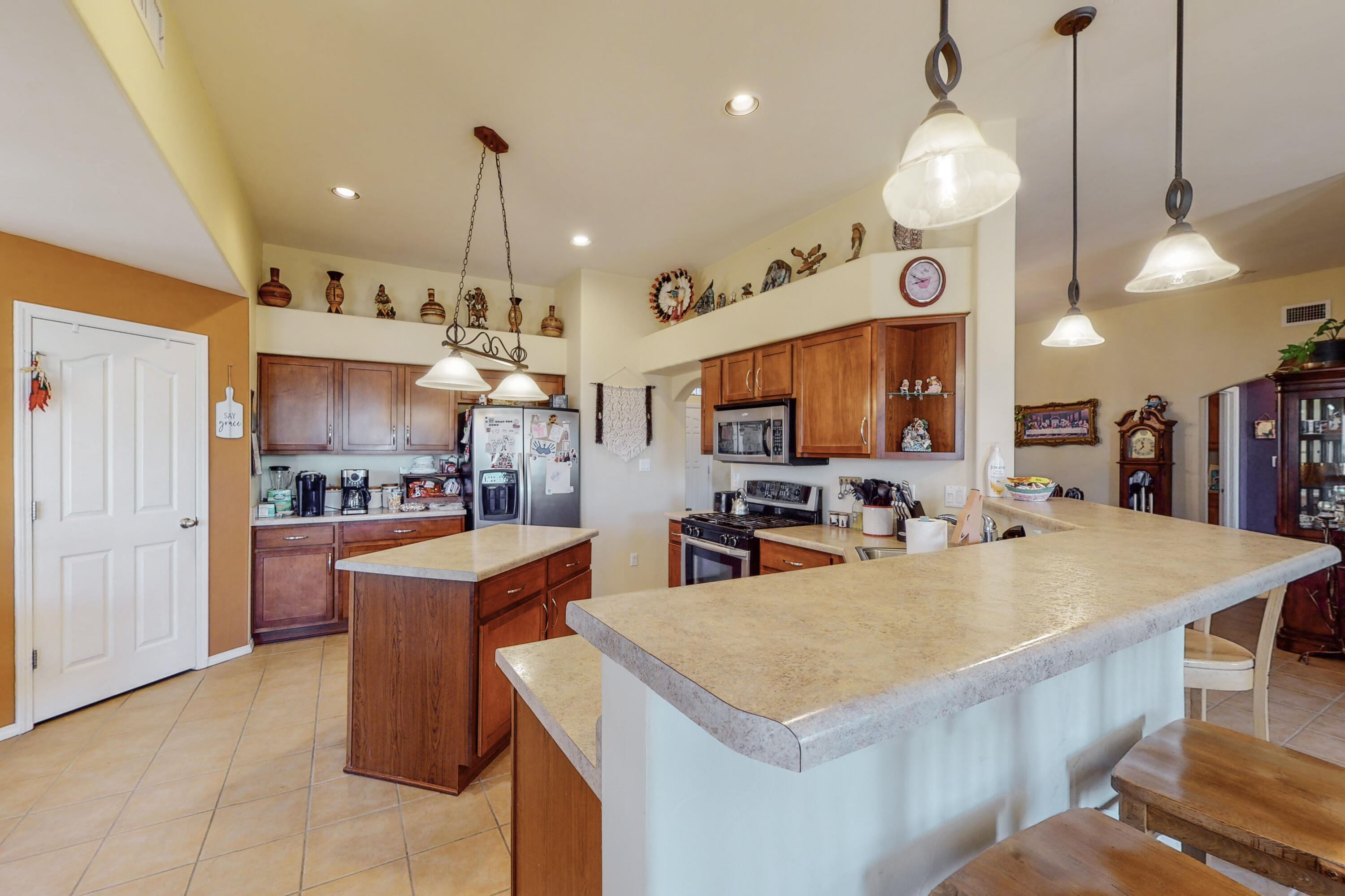 861 Loma Pinon Loop NE
