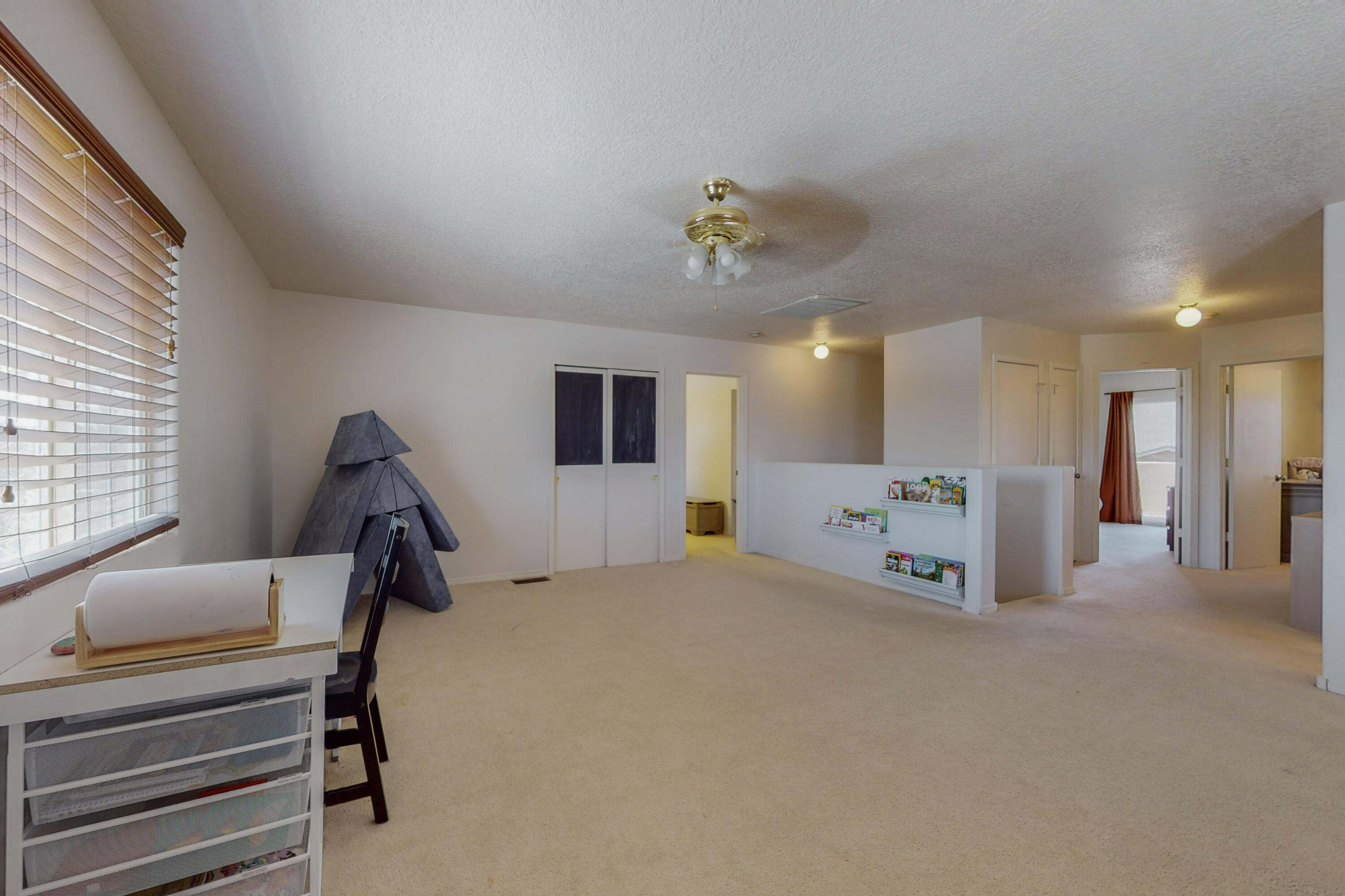 1017 Desert Paintbrush Loop NE