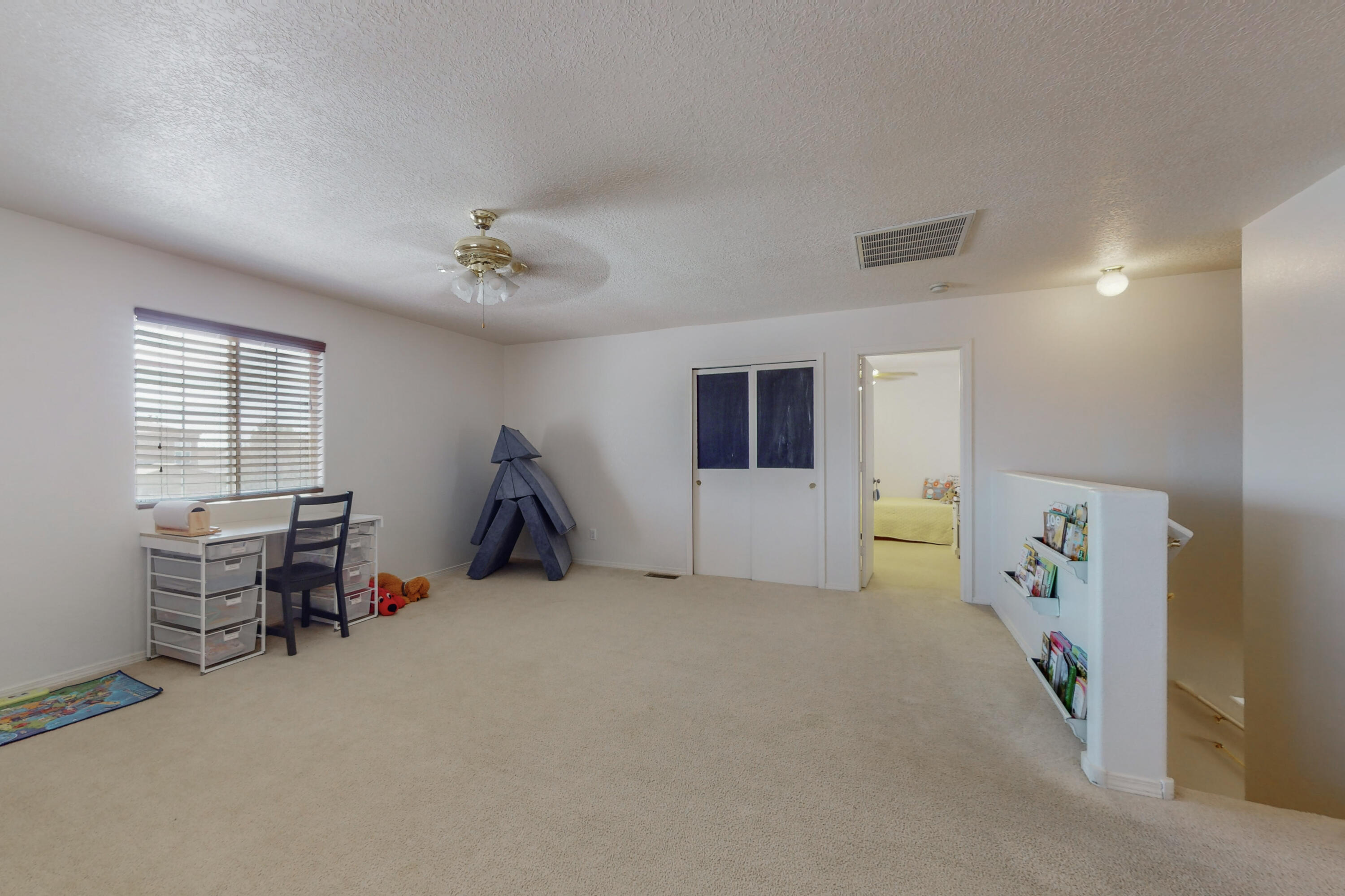 1017 Desert Paintbrush Loop NE