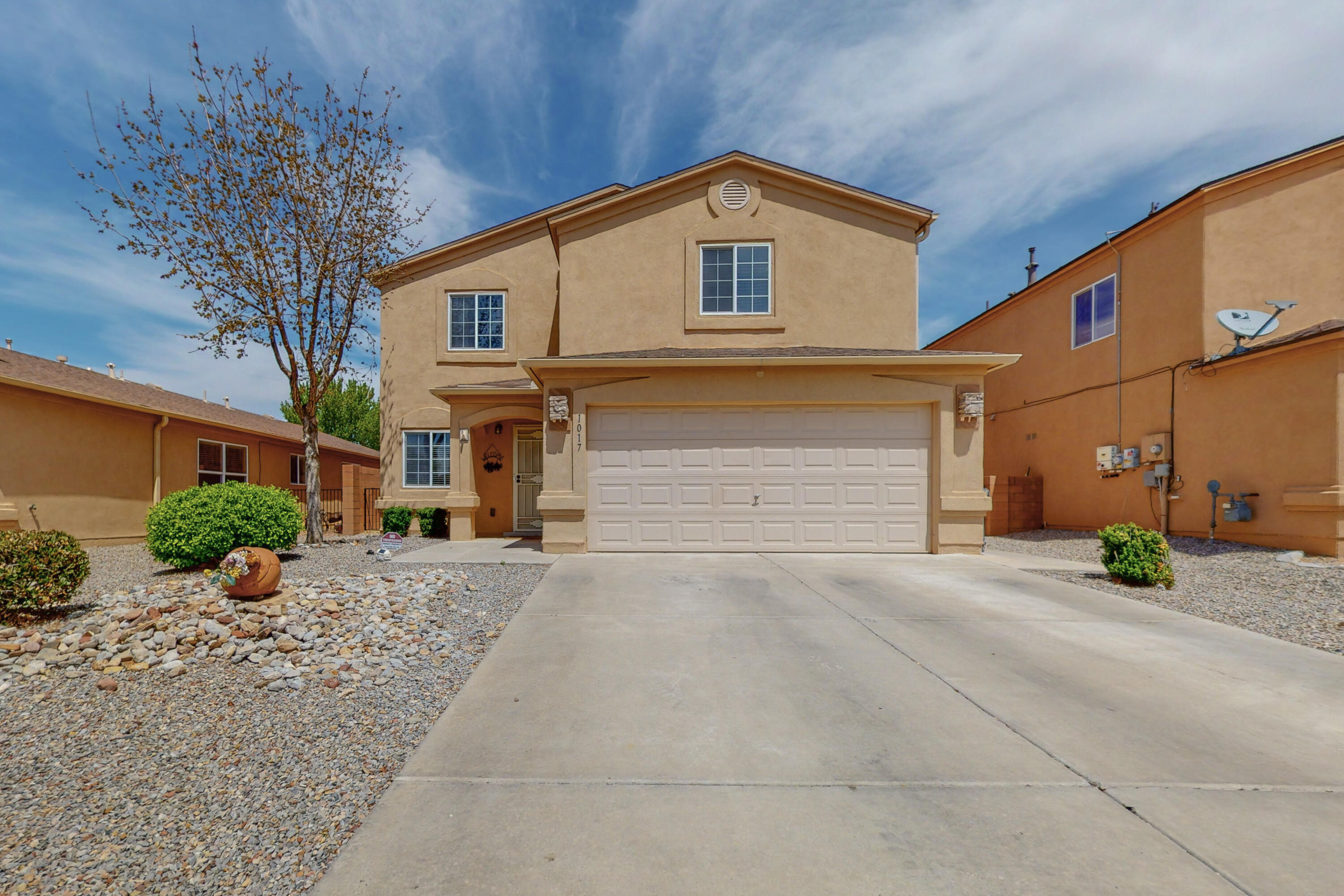 1017 Desert Paintbrush Loop NE