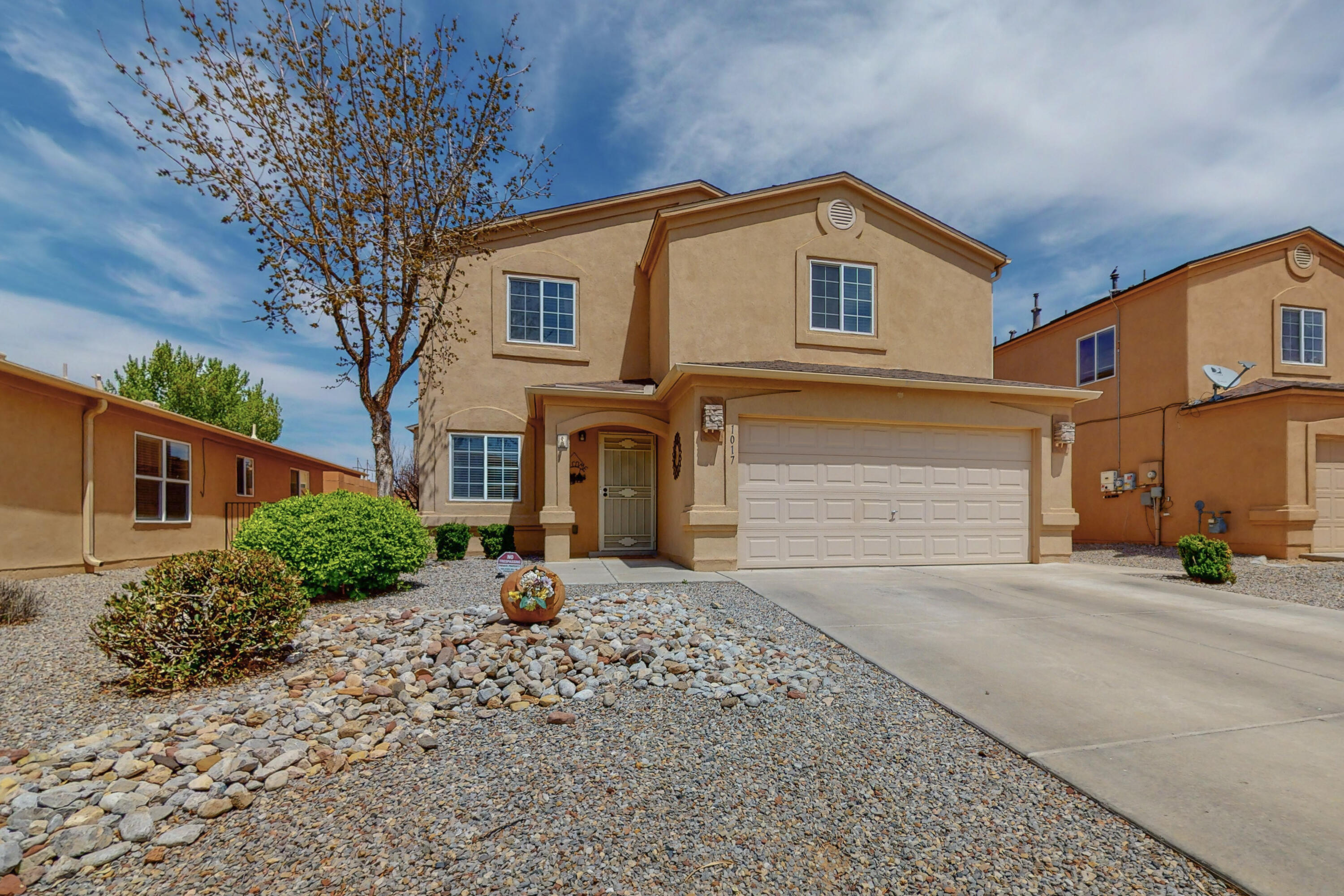 1017 Desert Paintbrush Loop NE