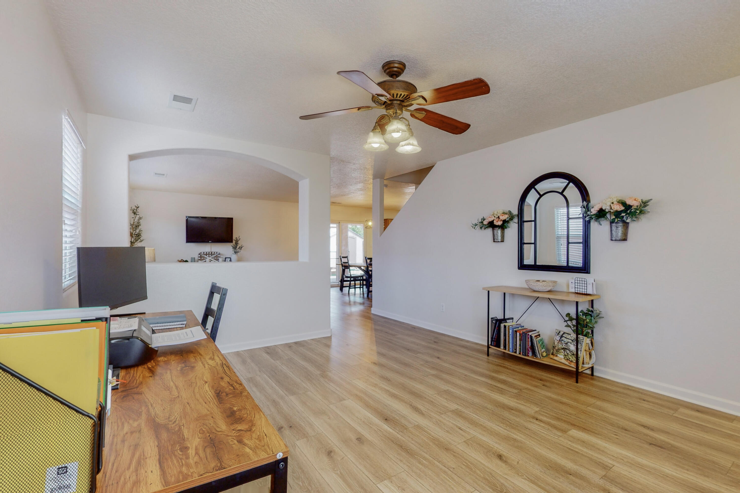 1017 Desert Paintbrush Loop NE