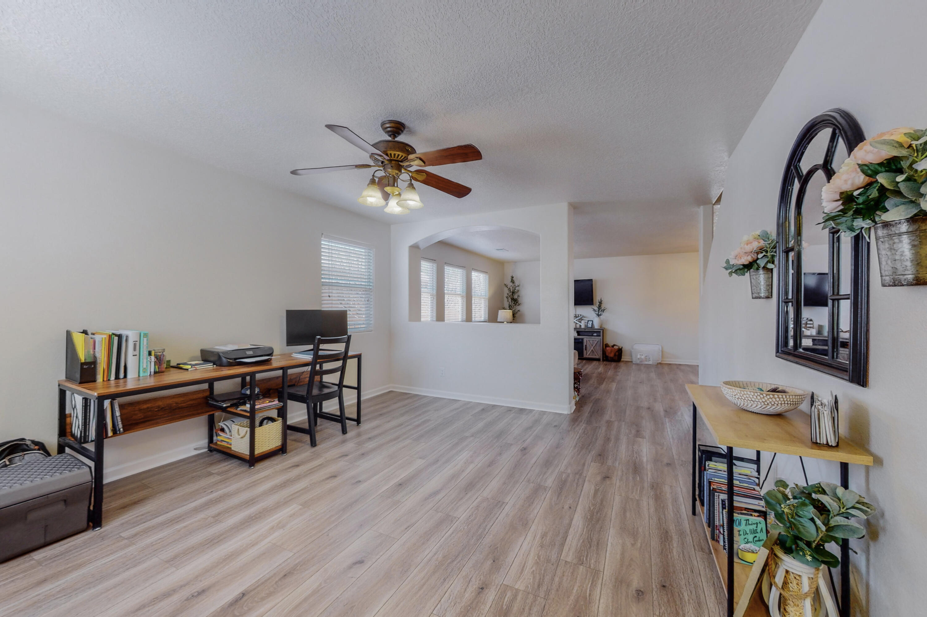 1017 Desert Paintbrush Loop NE