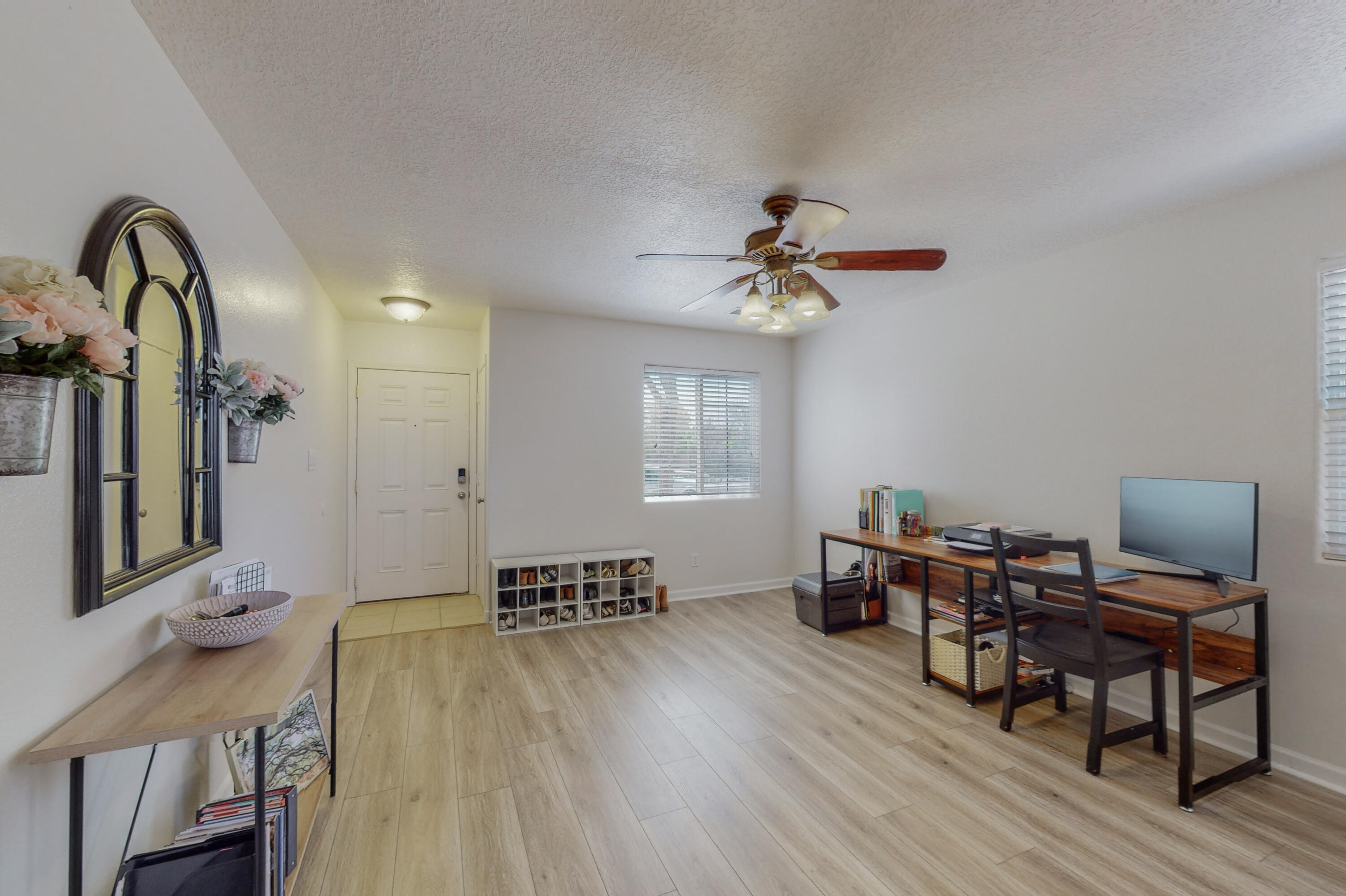 1017 Desert Paintbrush Loop NE