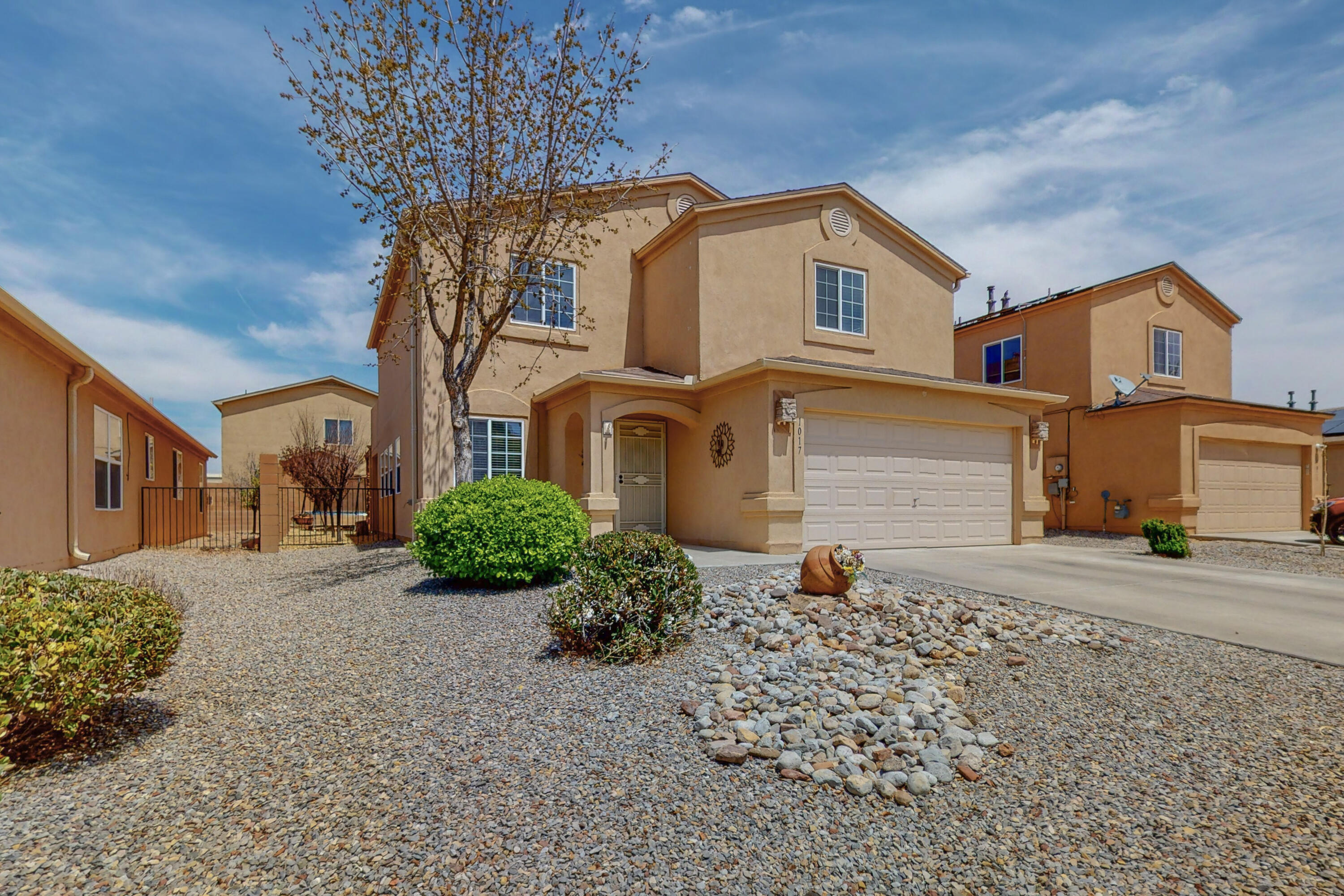 1017 Desert Paintbrush Loop NE