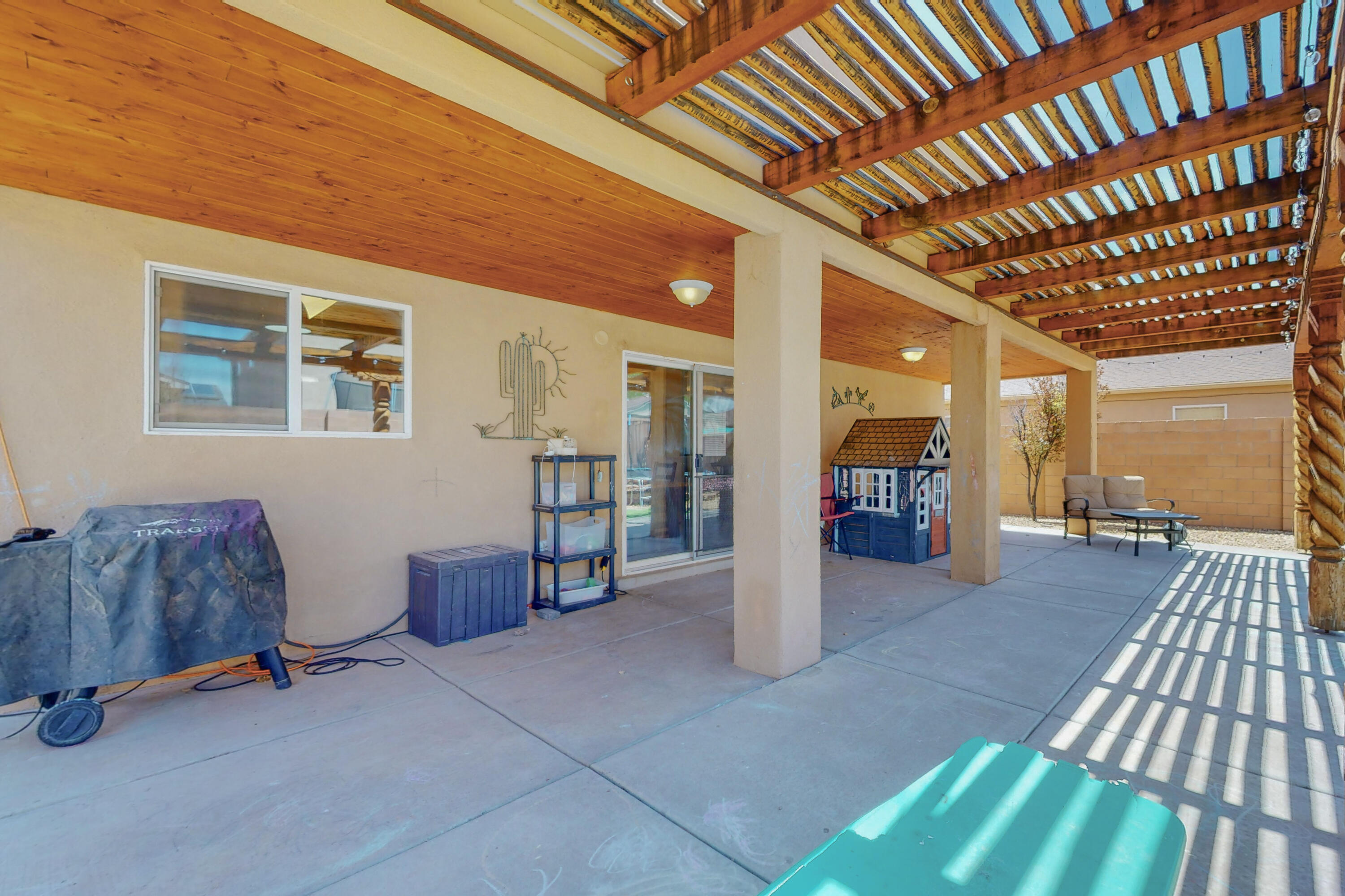 1017 Desert Paintbrush Loop NE