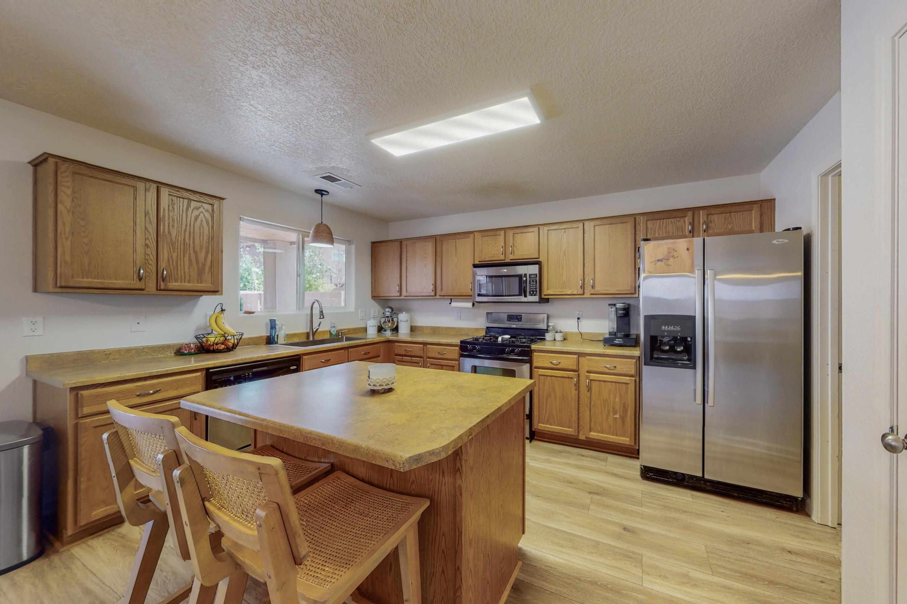 1017 Desert Paintbrush Loop NE