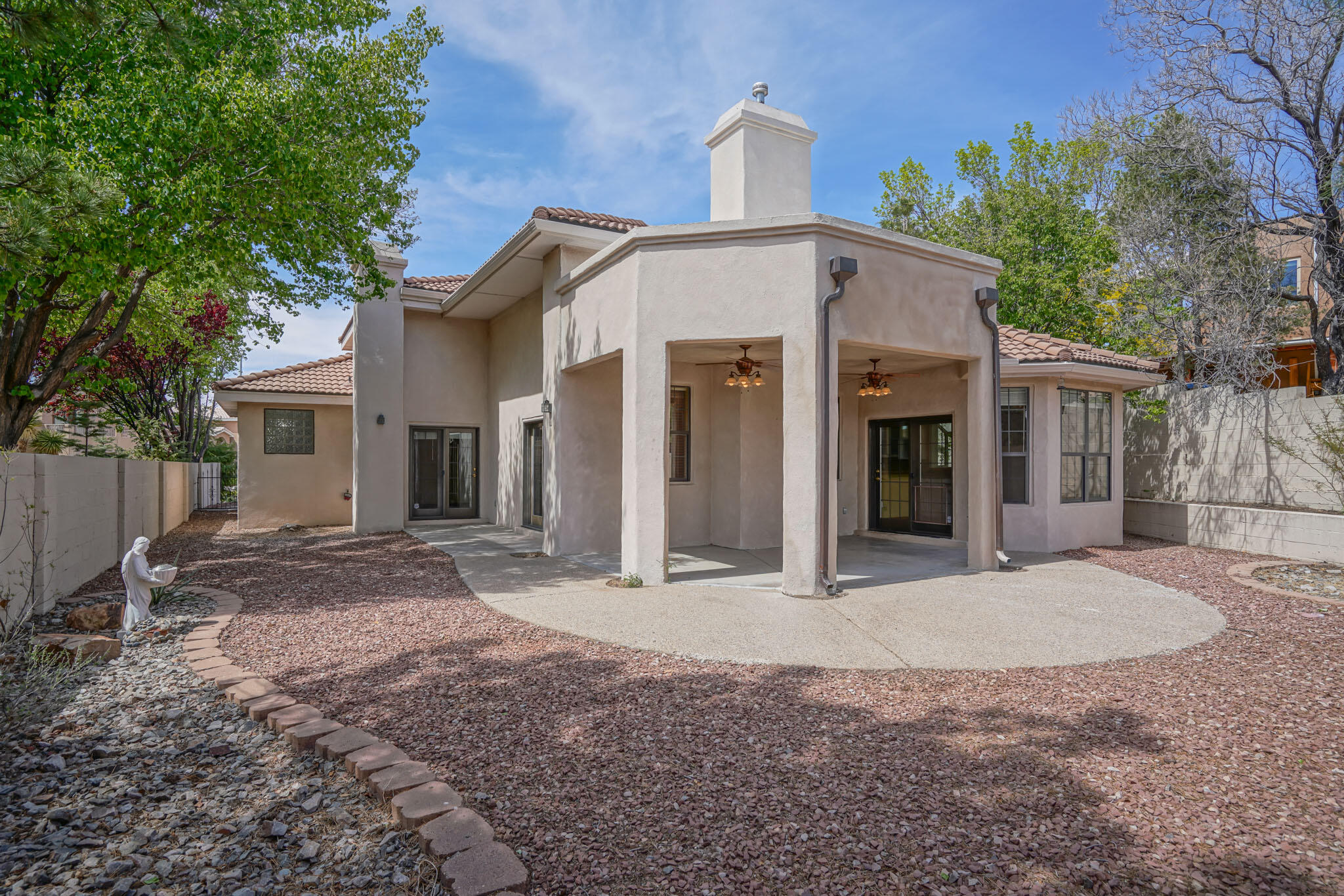 5706 Mimosa Court NE