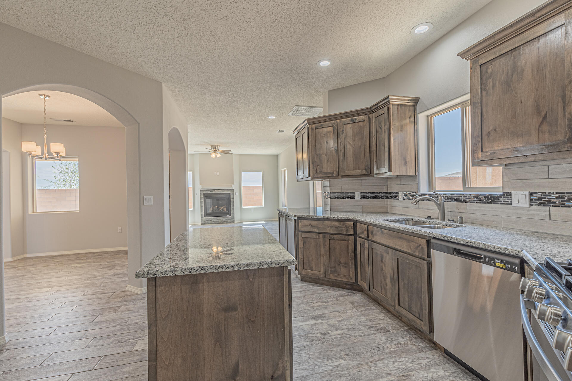 960 Firewheel Loop SW