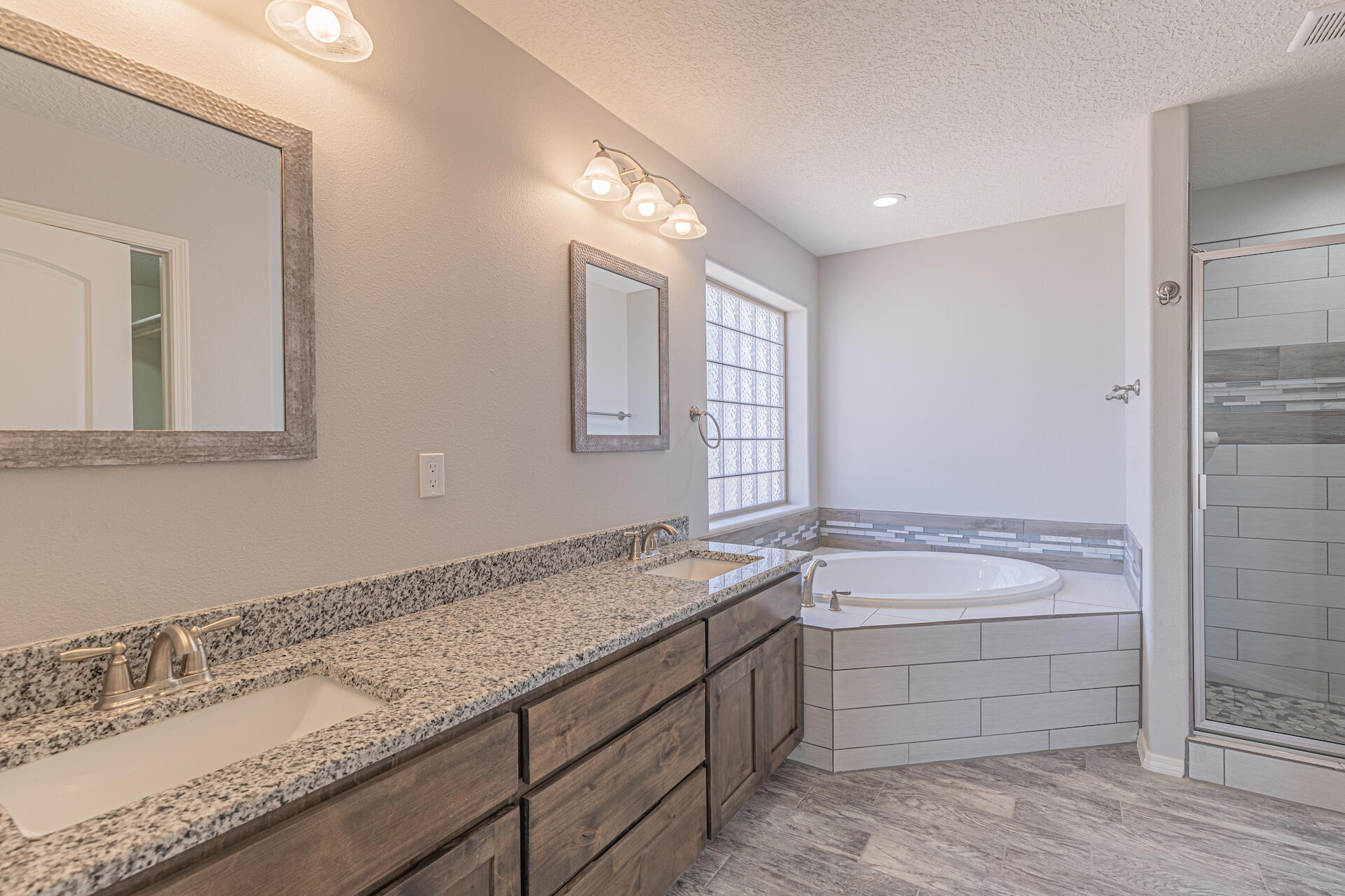 960 Firewheel Loop SW