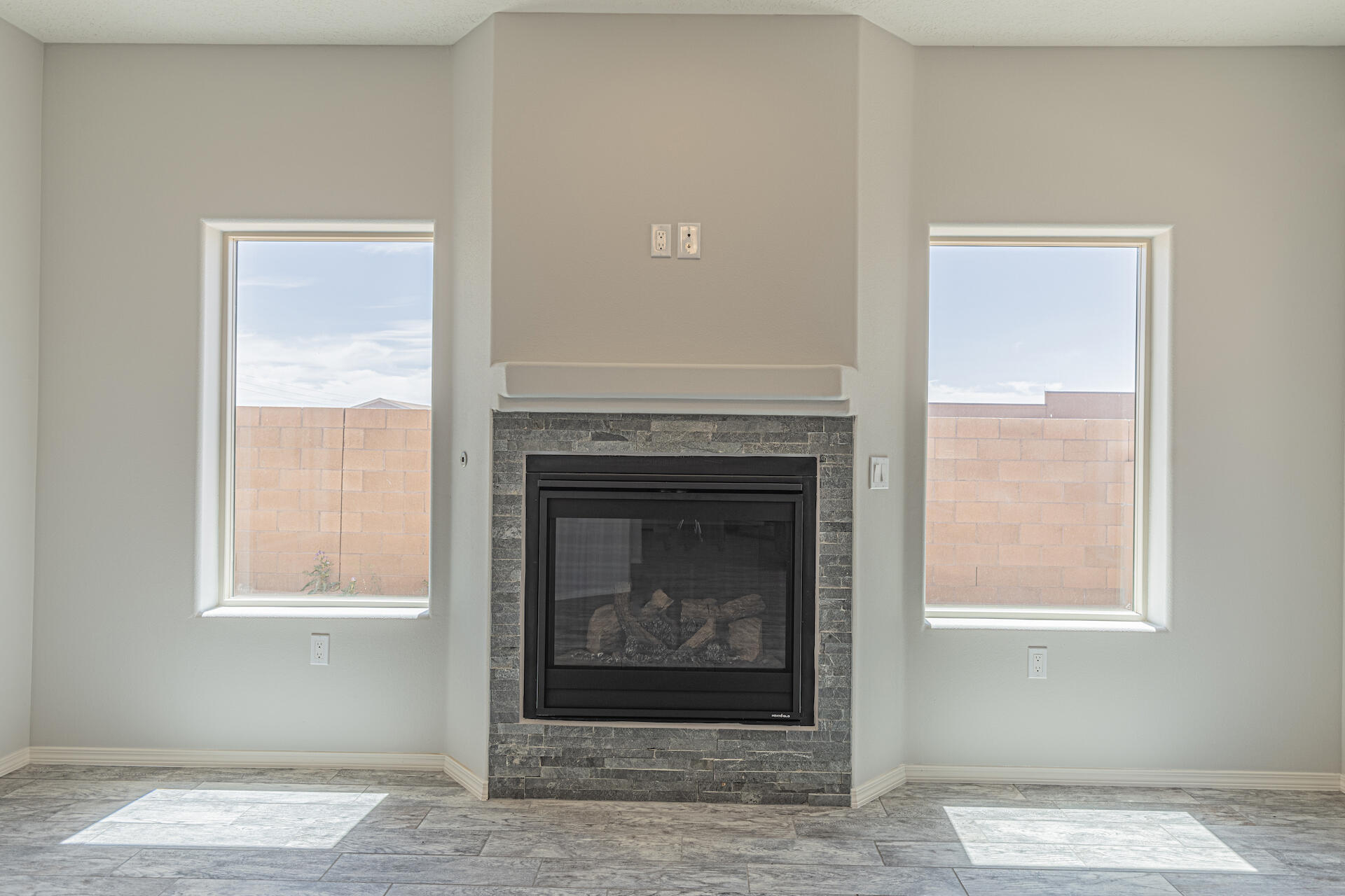 960 Firewheel Loop SW