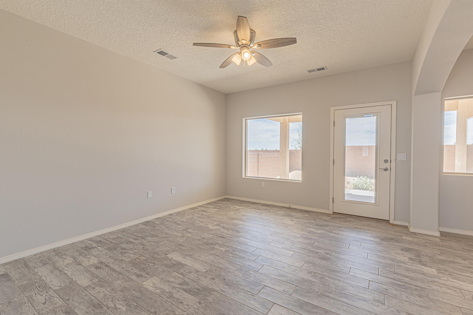 960 Firewheel Loop SW